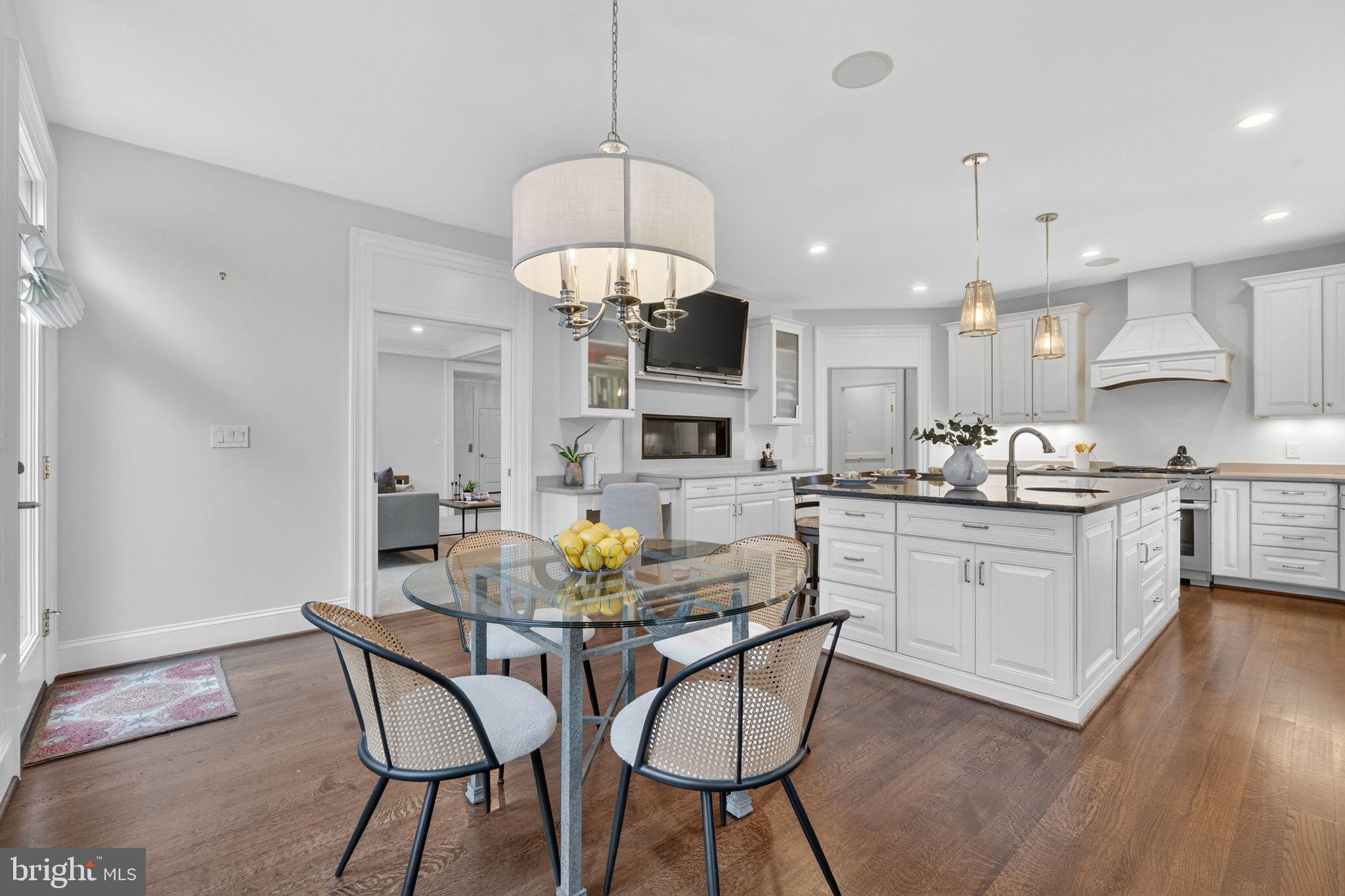 VALEWOOD MANOR - Residential