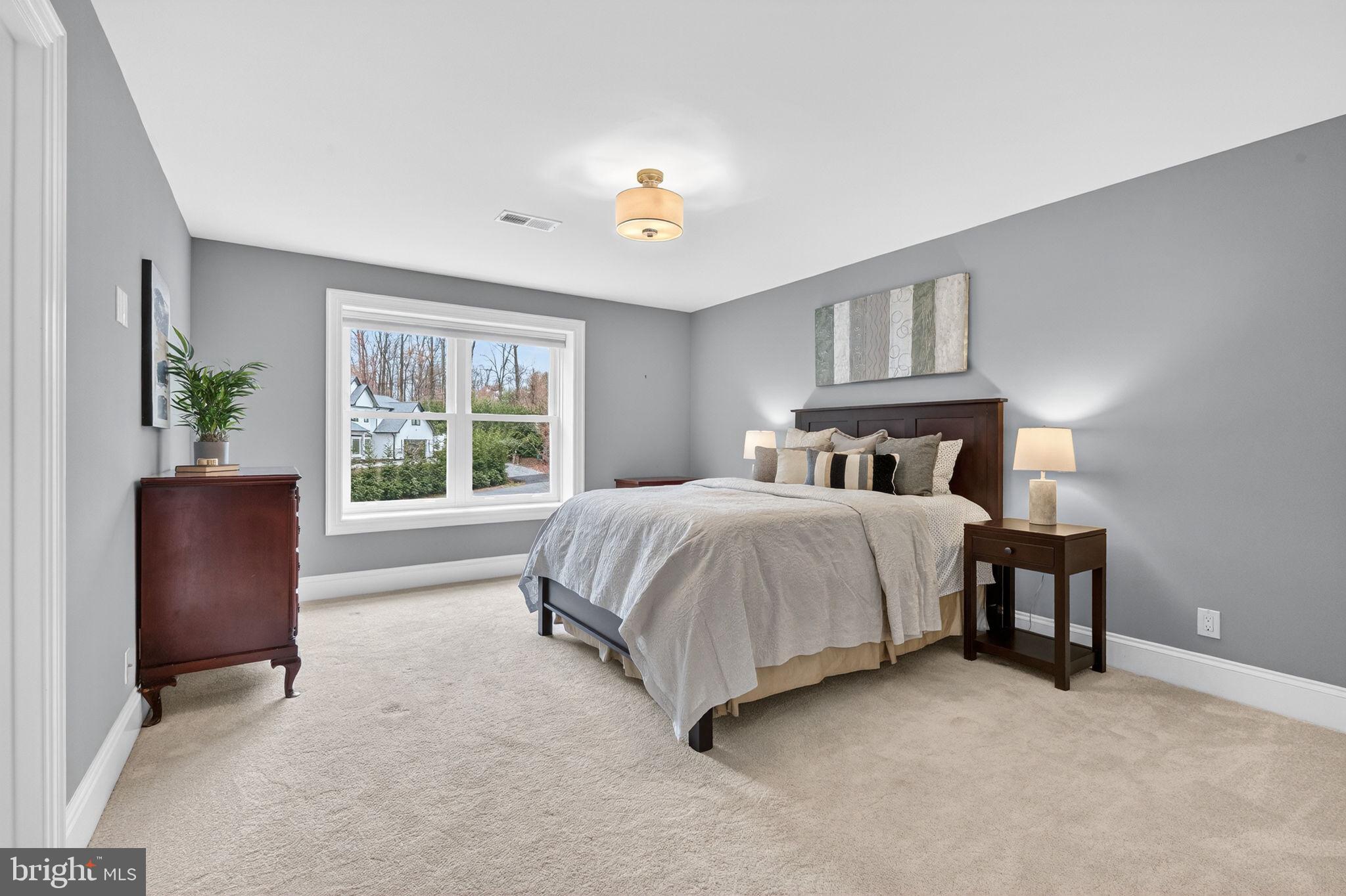 VALEWOOD MANOR - Residential