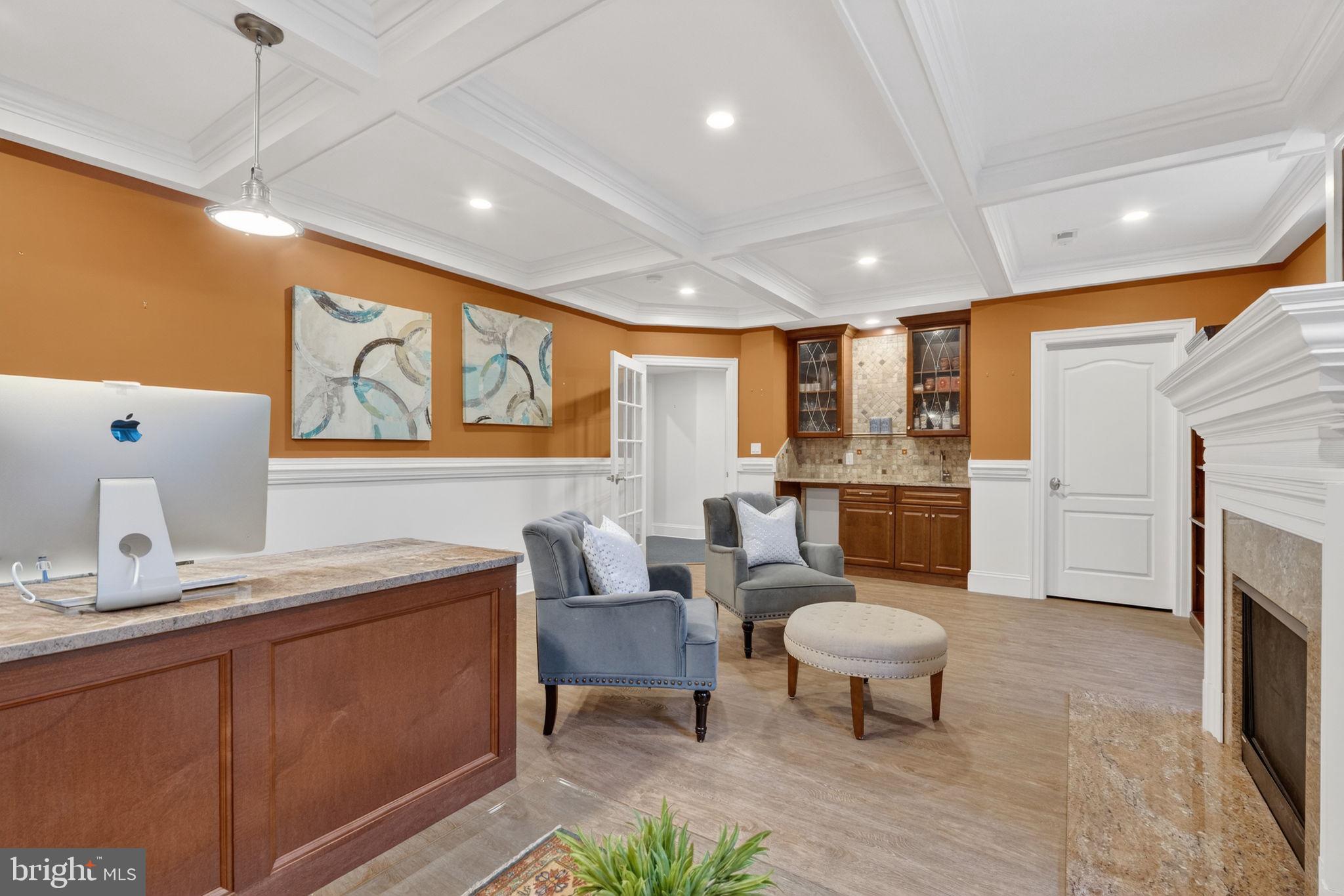 VALEWOOD MANOR - Residential