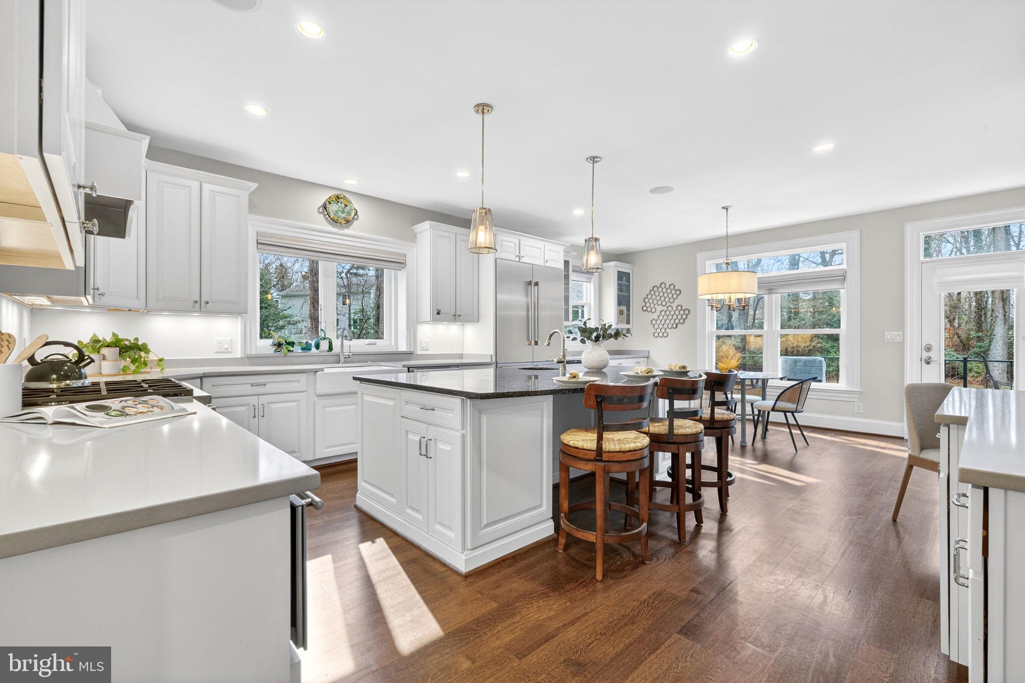 VALEWOOD MANOR - Residential