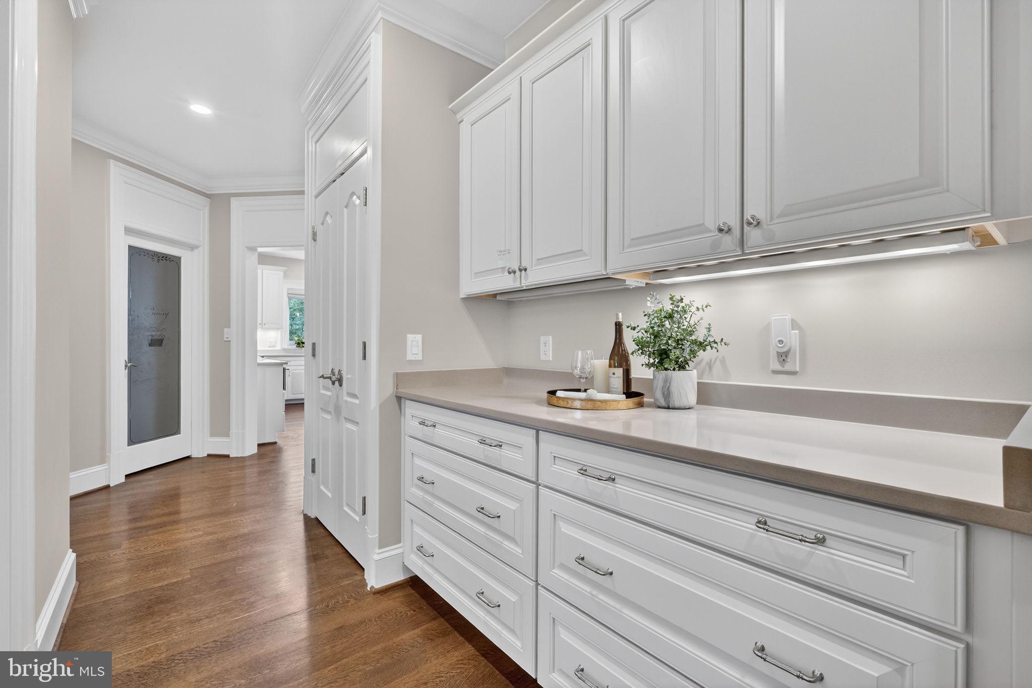 VALEWOOD MANOR - Residential