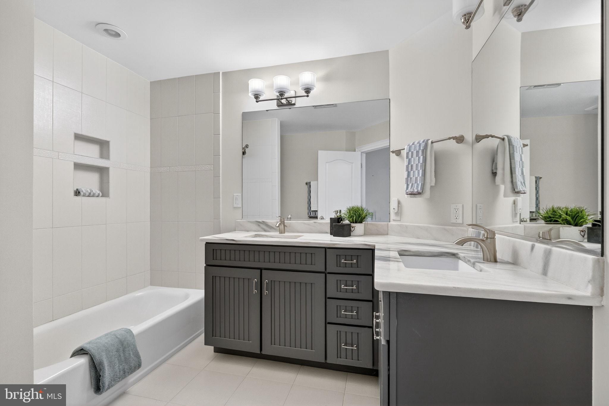 VALEWOOD MANOR - Residential