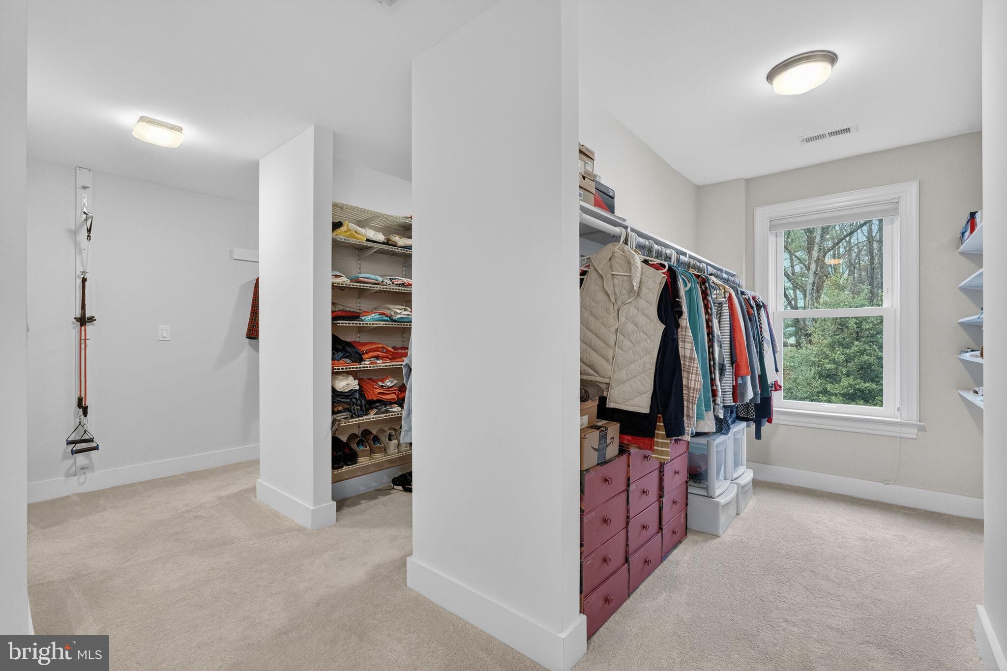 VALEWOOD MANOR - Residential