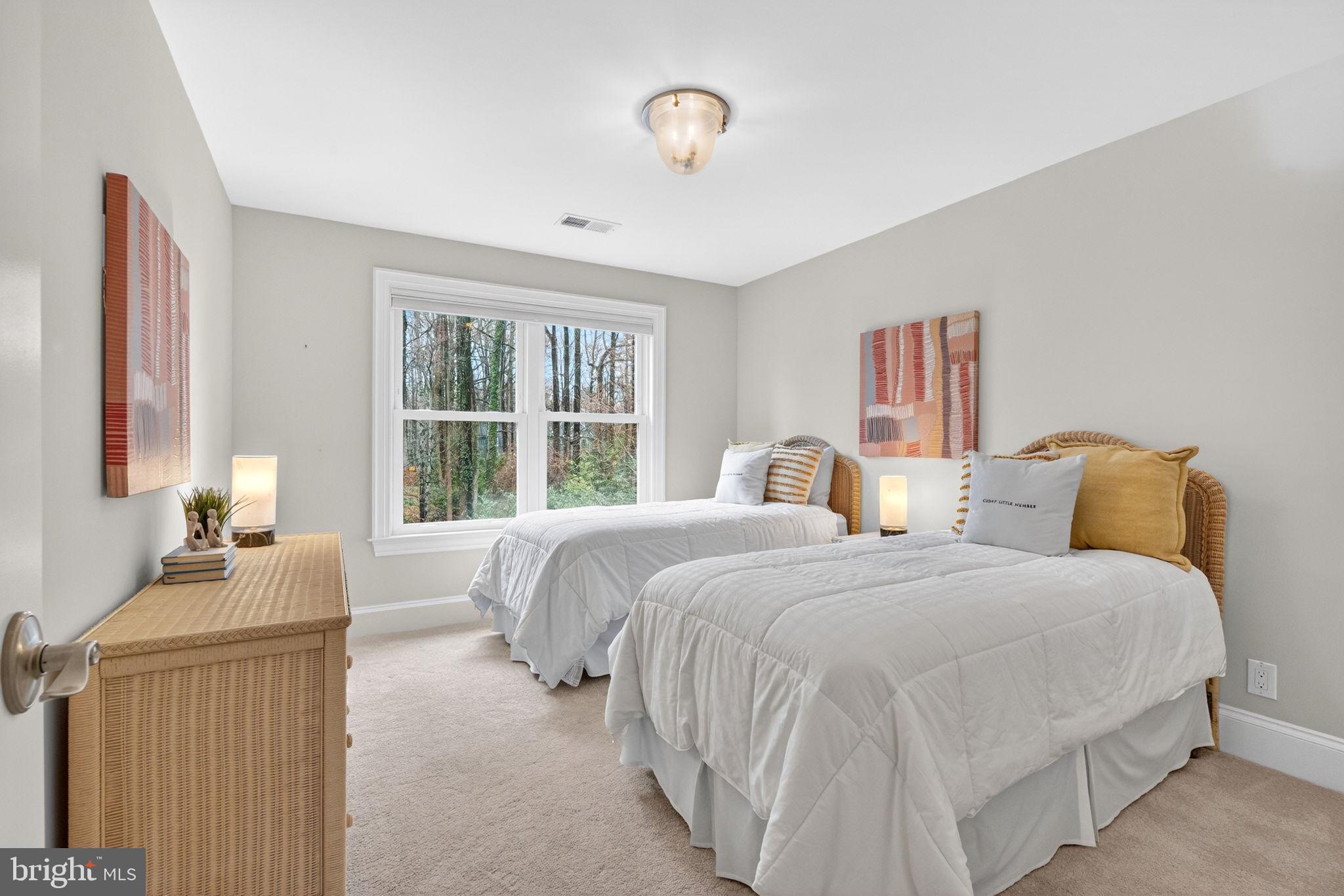 VALEWOOD MANOR - Residential