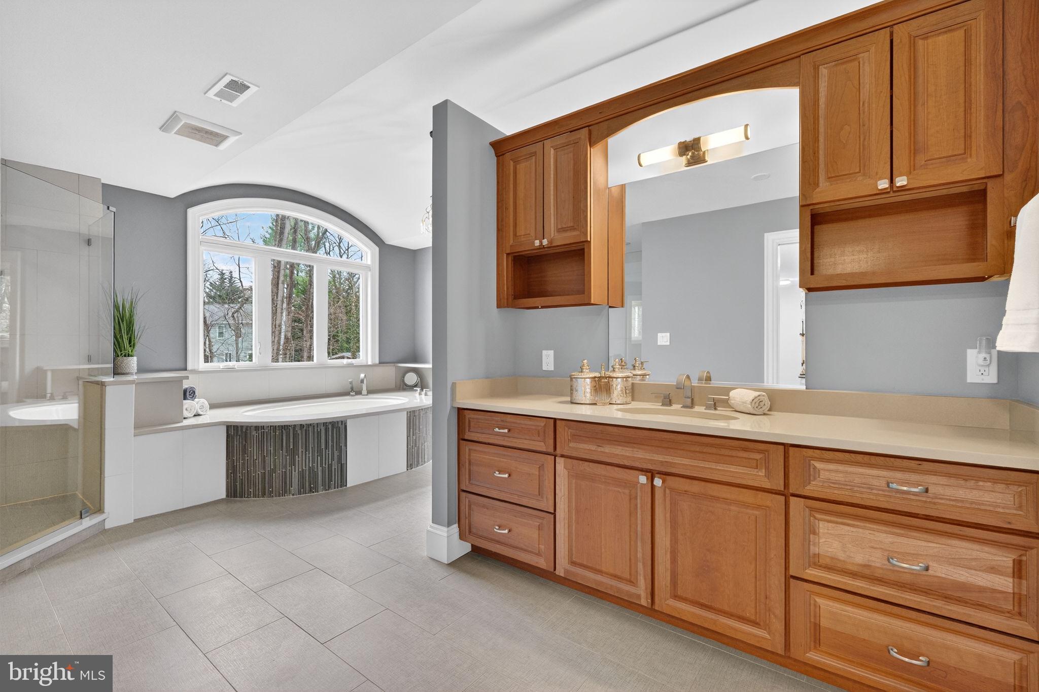 VALEWOOD MANOR - Residential