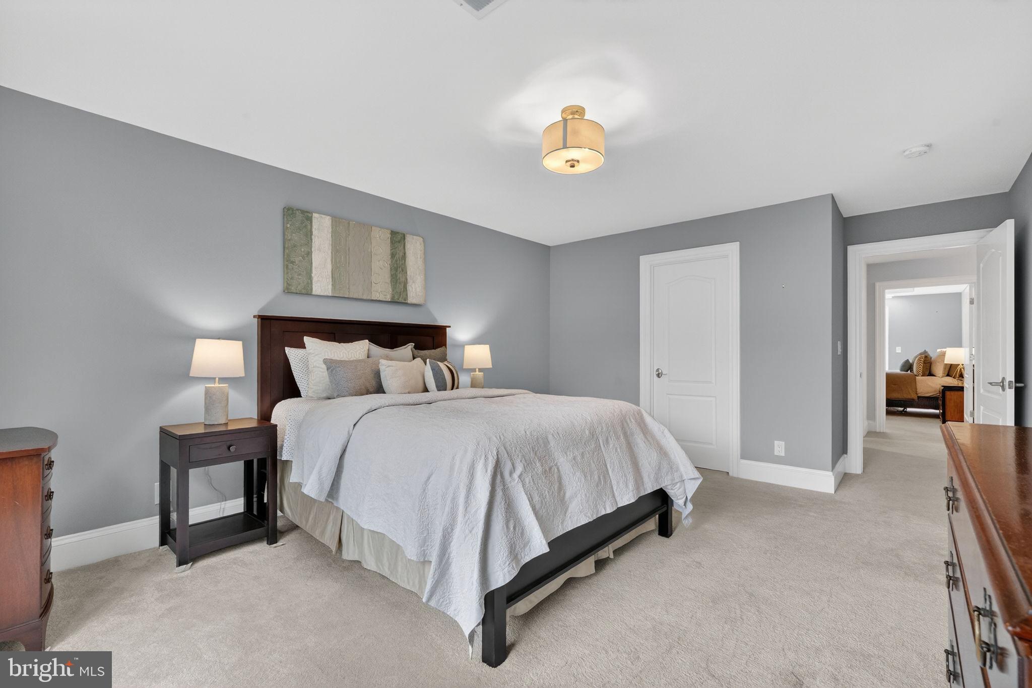 VALEWOOD MANOR - Residential