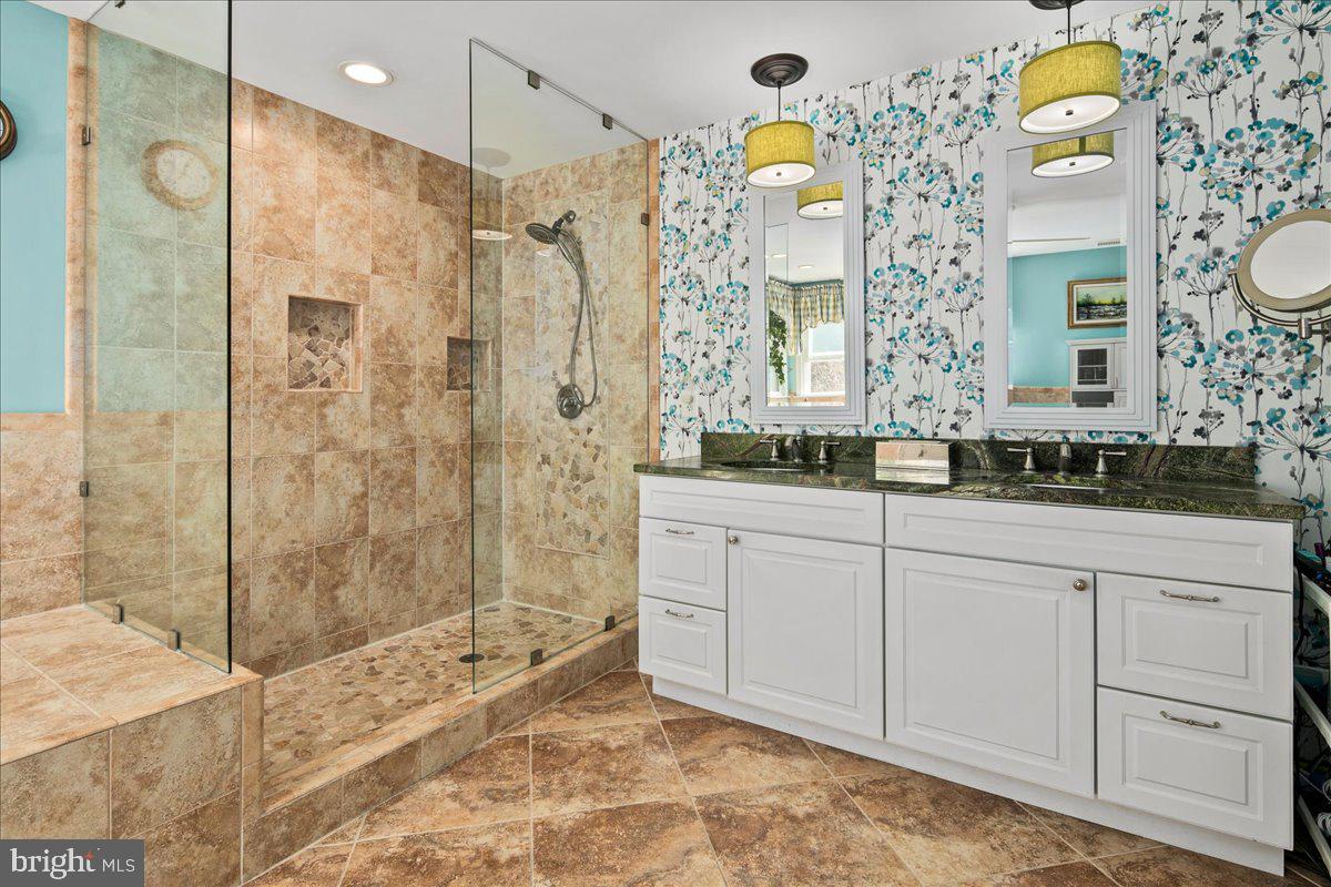 CHARLESTON COLLECTION - Residential