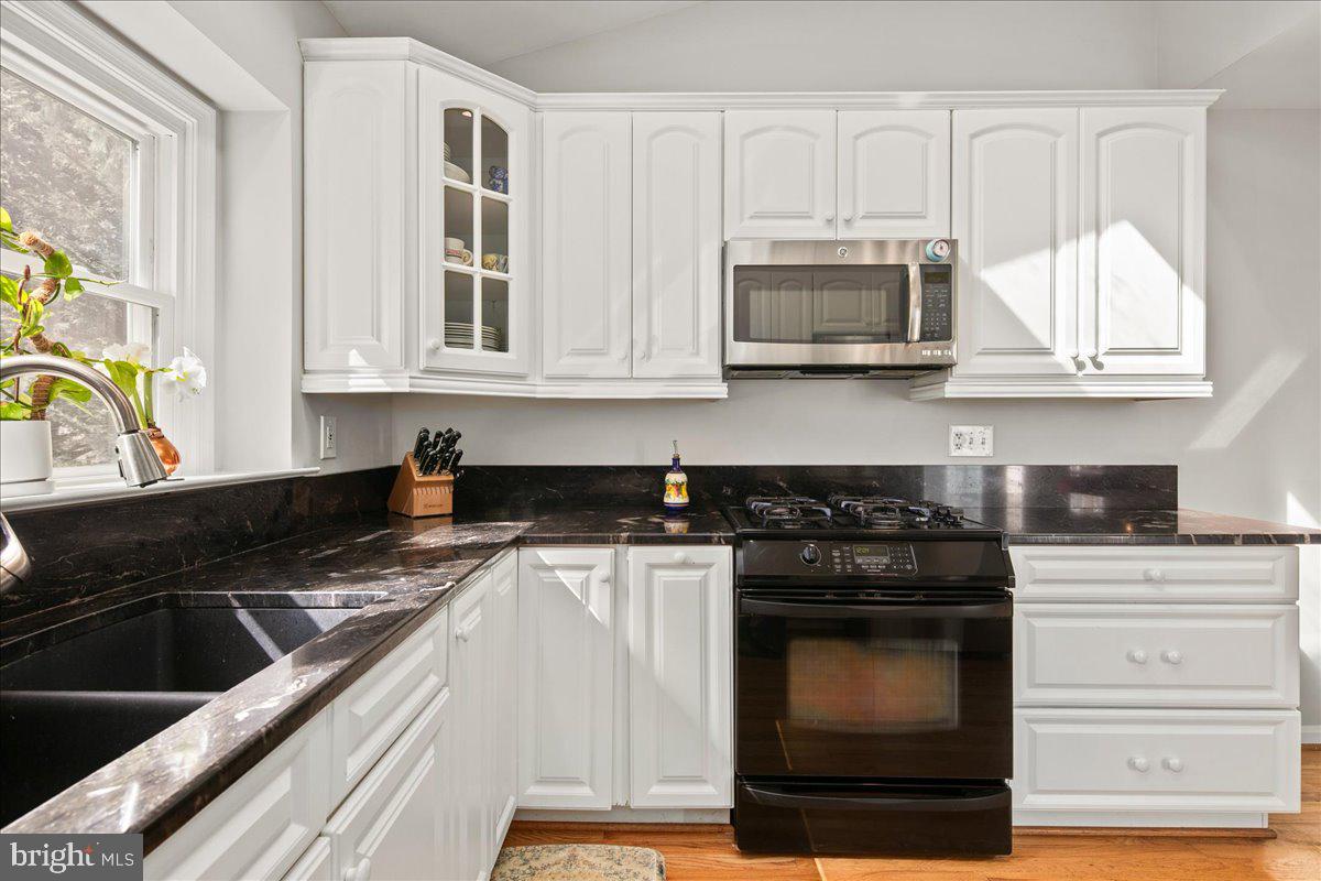 CHARLESTON COLLECTION - Residential