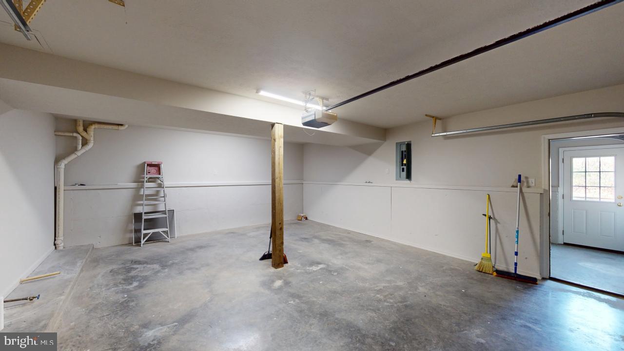 CRITTON HOLLOW ESTATES - Residential