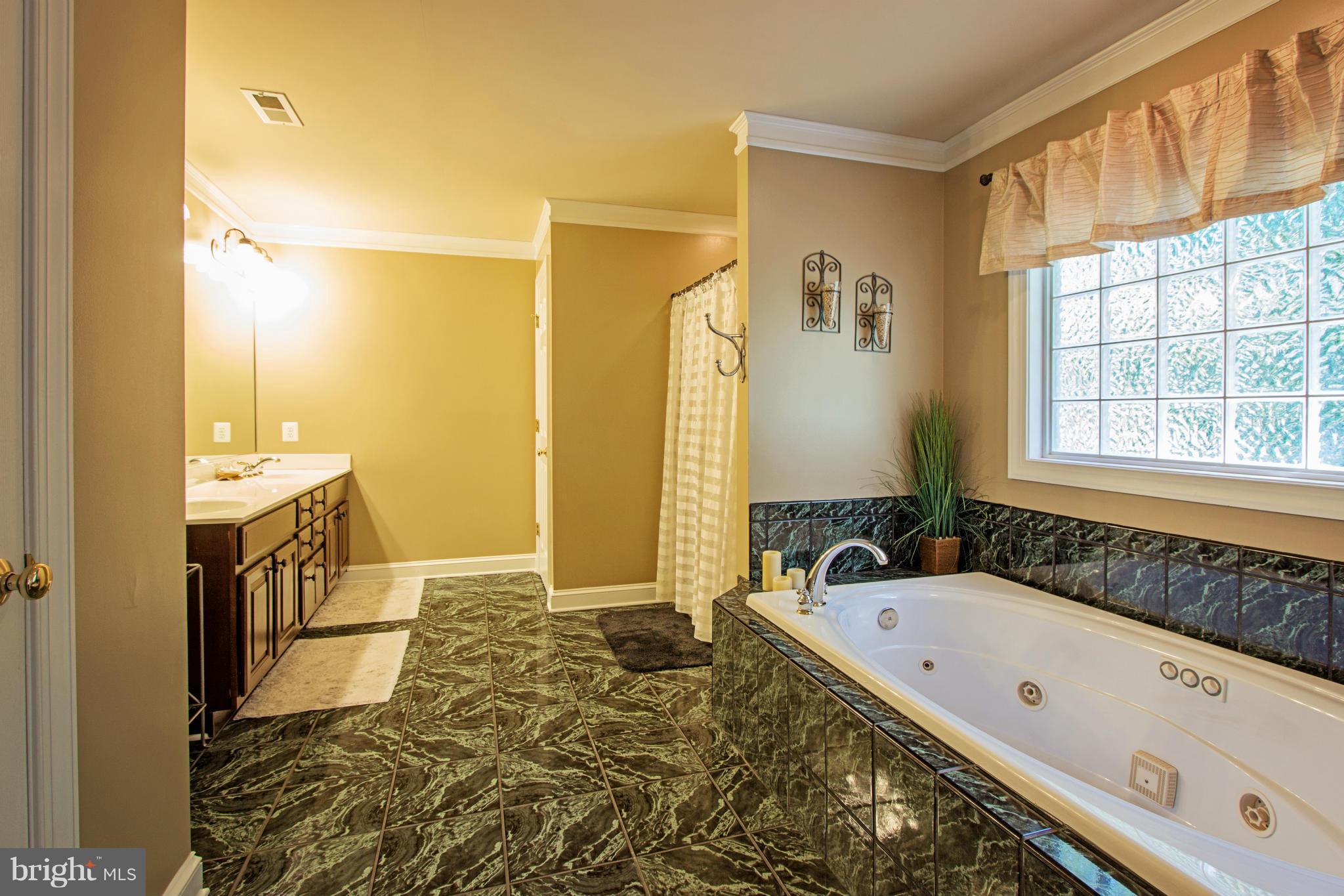 THE GREENS AT LEE'S HILL - Residential