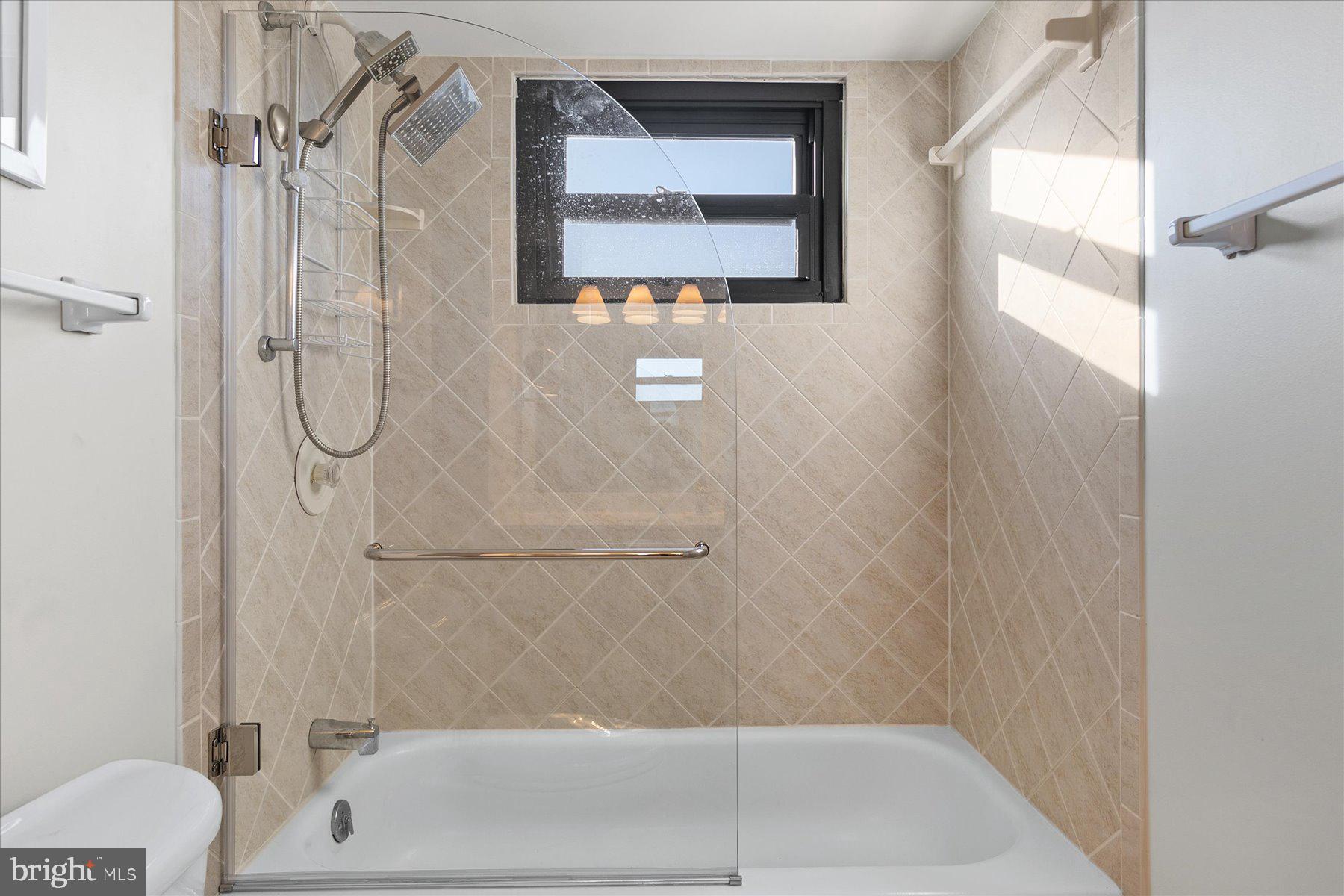 SEA COLONY EAST - Residential