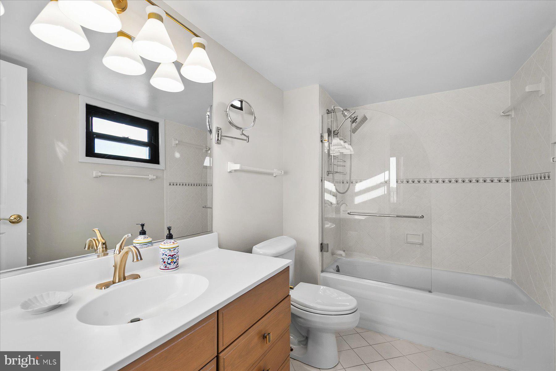 SEA COLONY EAST - Residential