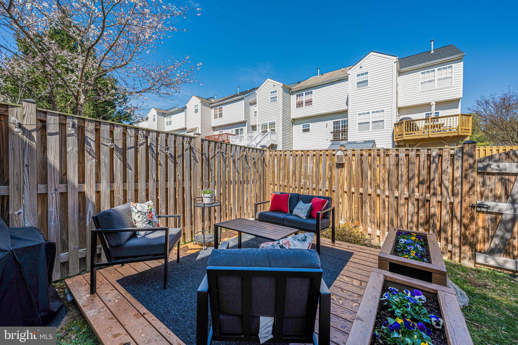 RIVER OAKS - Residential