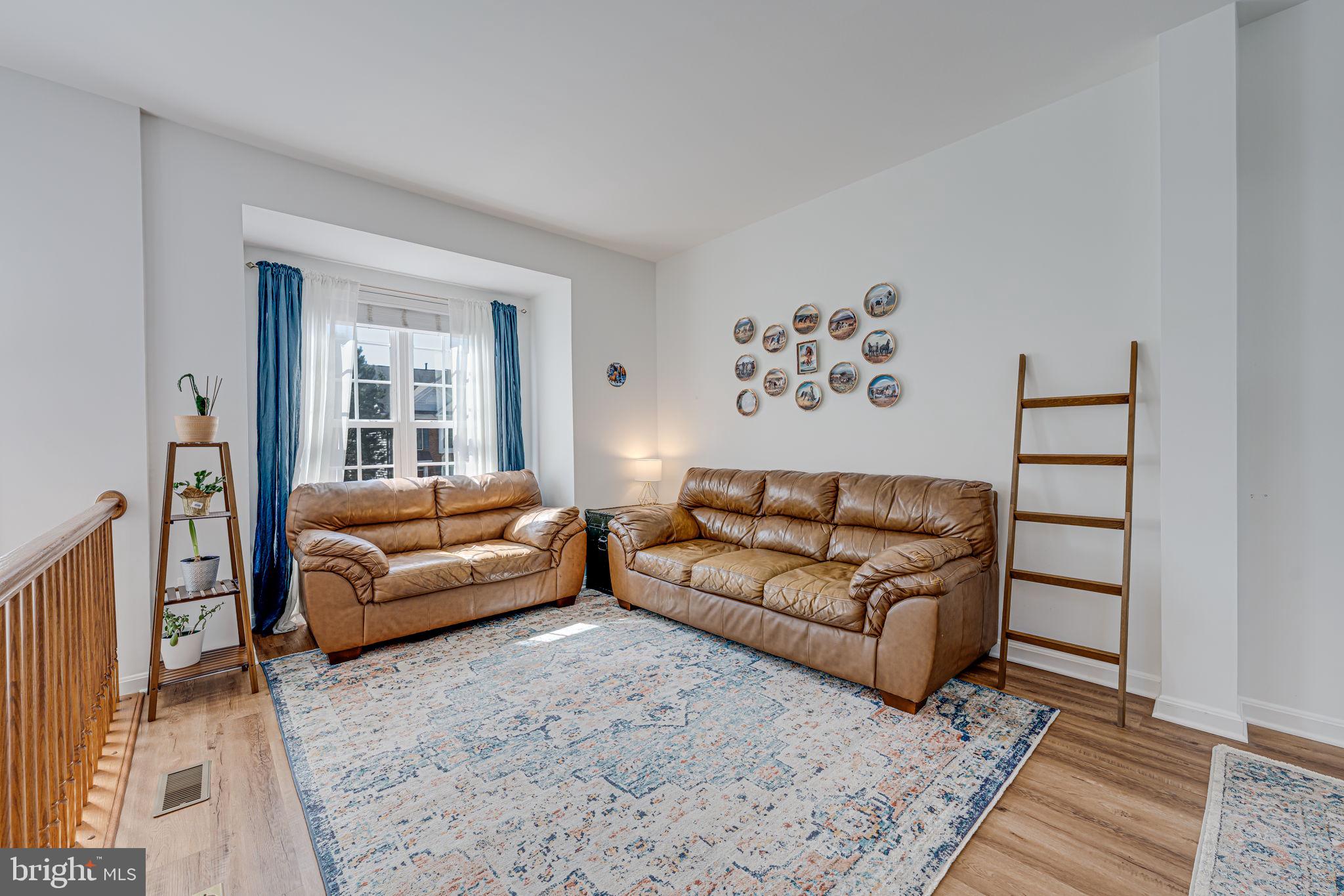 RIVER OAKS - Residential