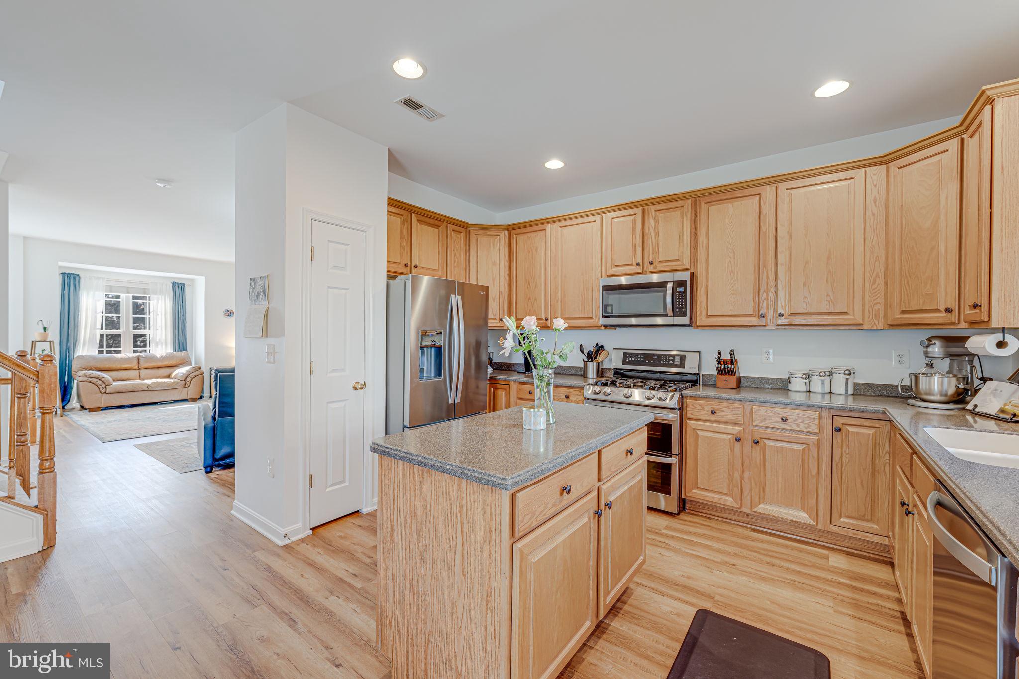 RIVER OAKS - Residential