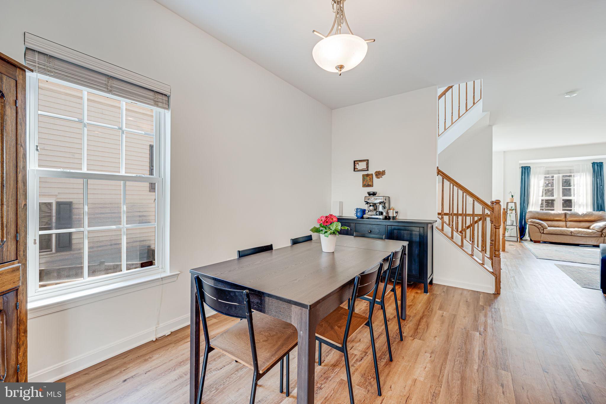 RIVER OAKS - Residential