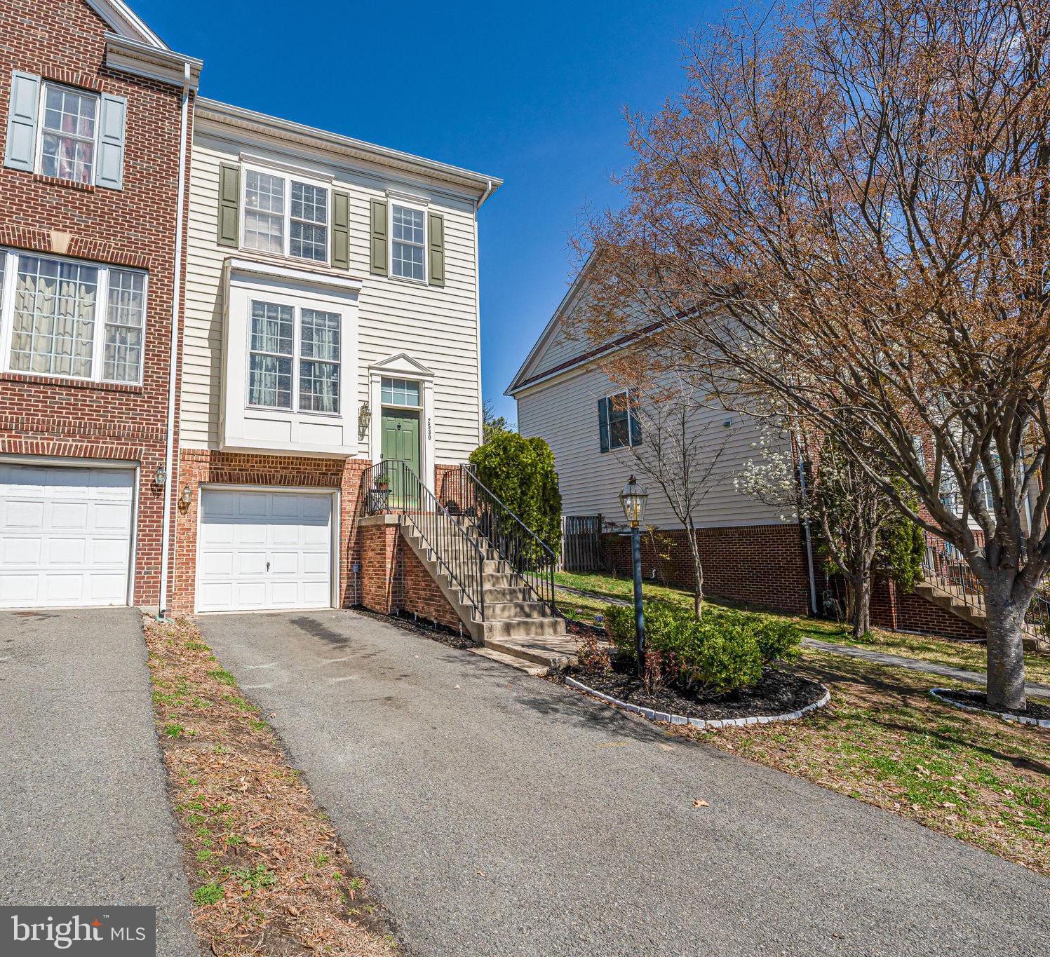 RIVER OAKS - Residential