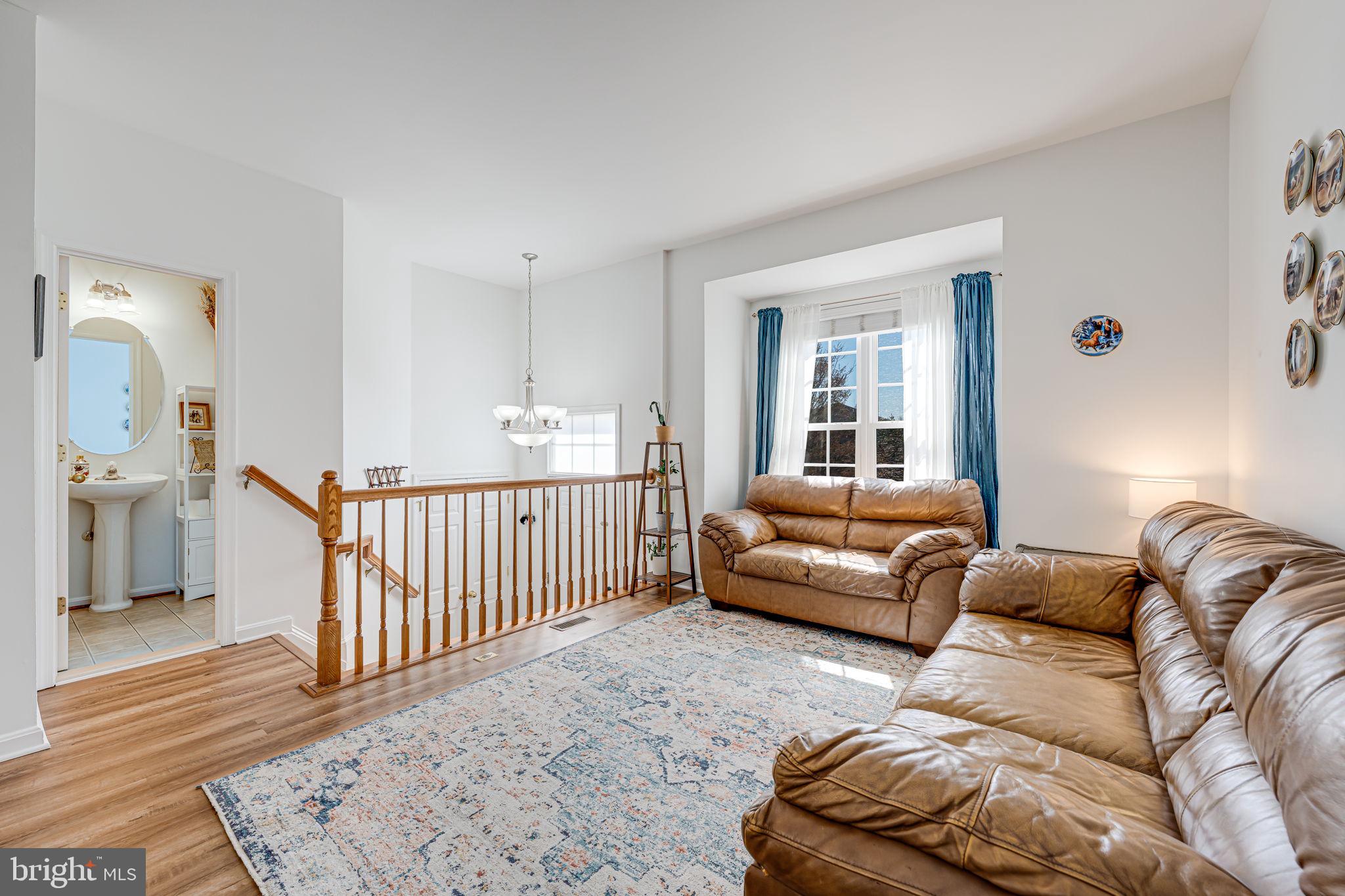 RIVER OAKS - Residential