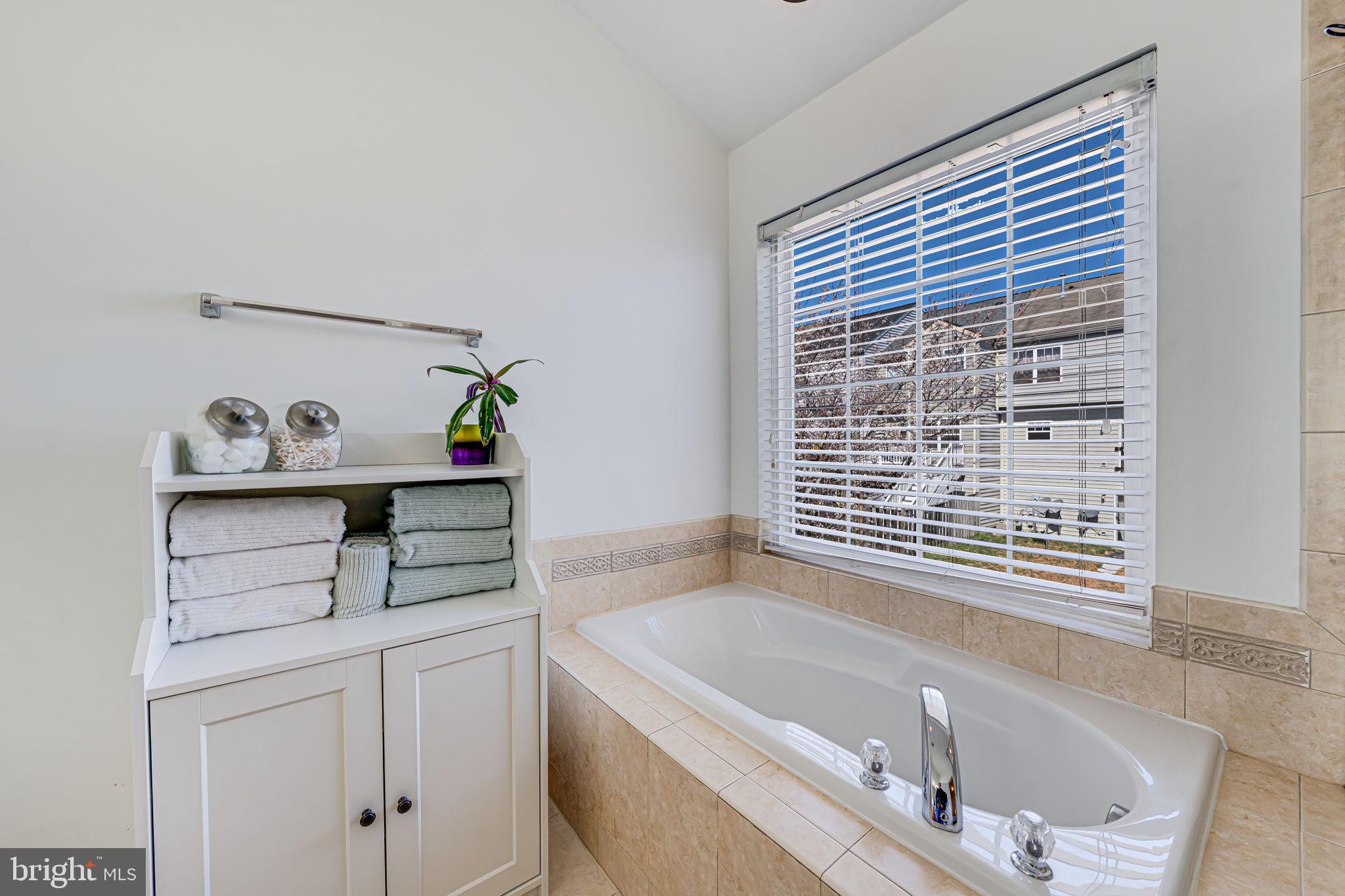 RIVER OAKS - Residential