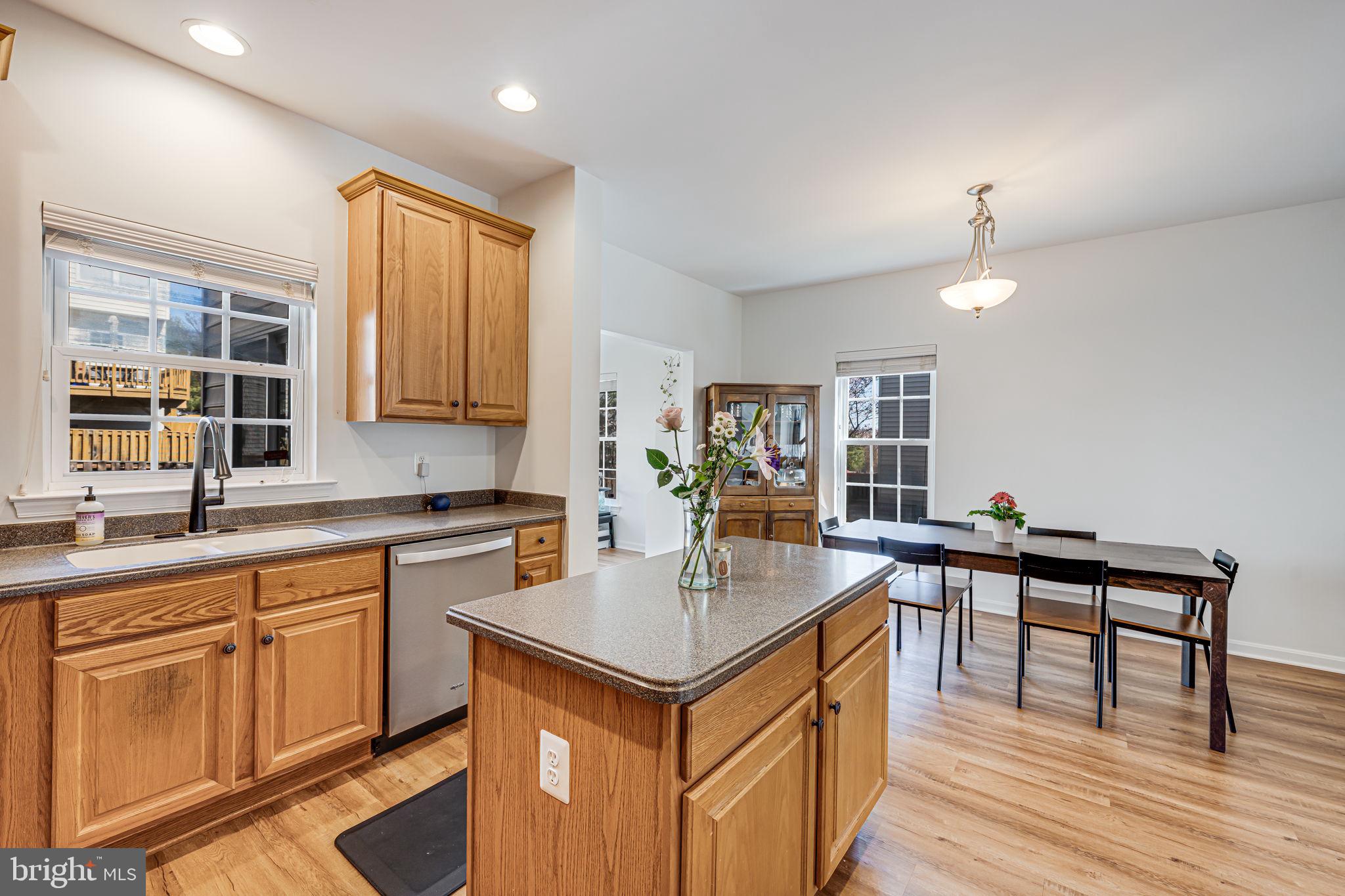 RIVER OAKS - Residential