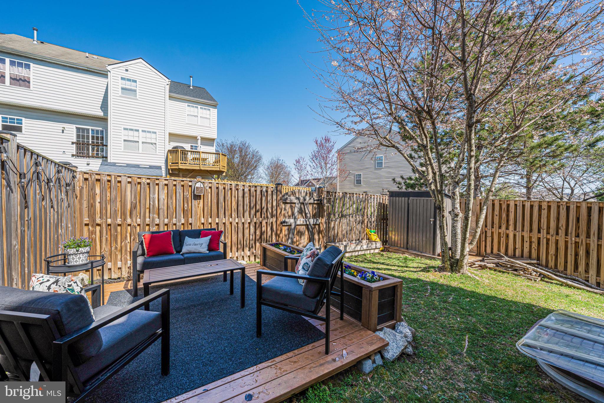 RIVER OAKS - Residential