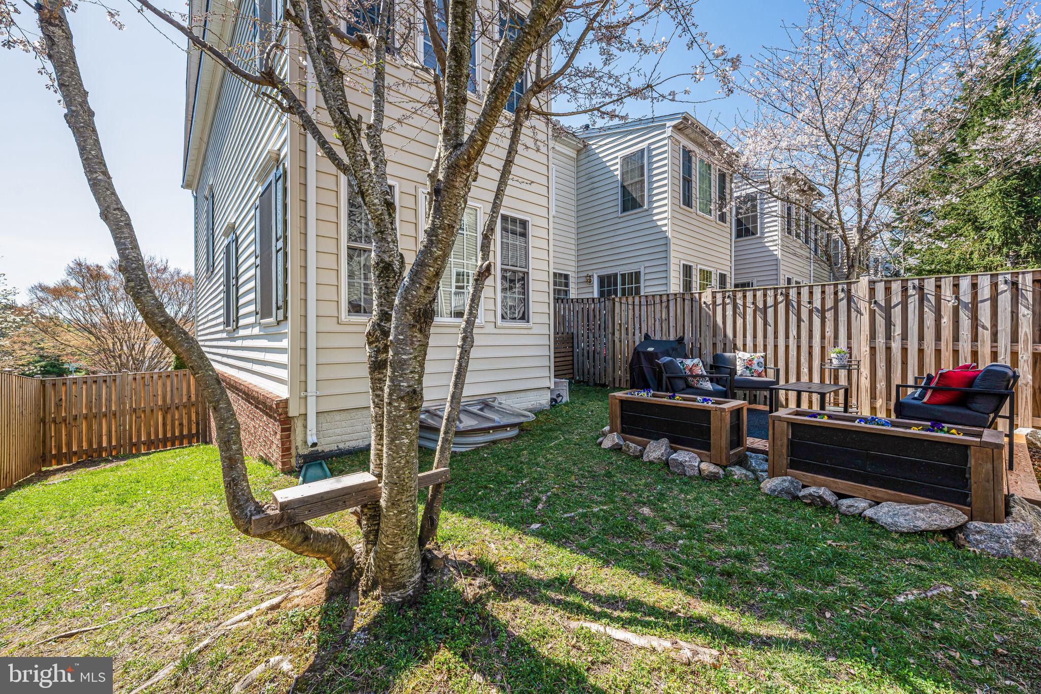 RIVER OAKS - Residential