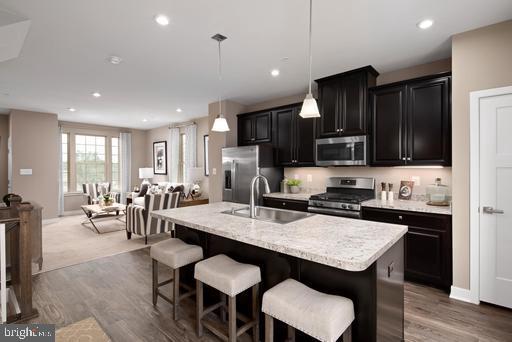 LAKE LINGANORE - Residential