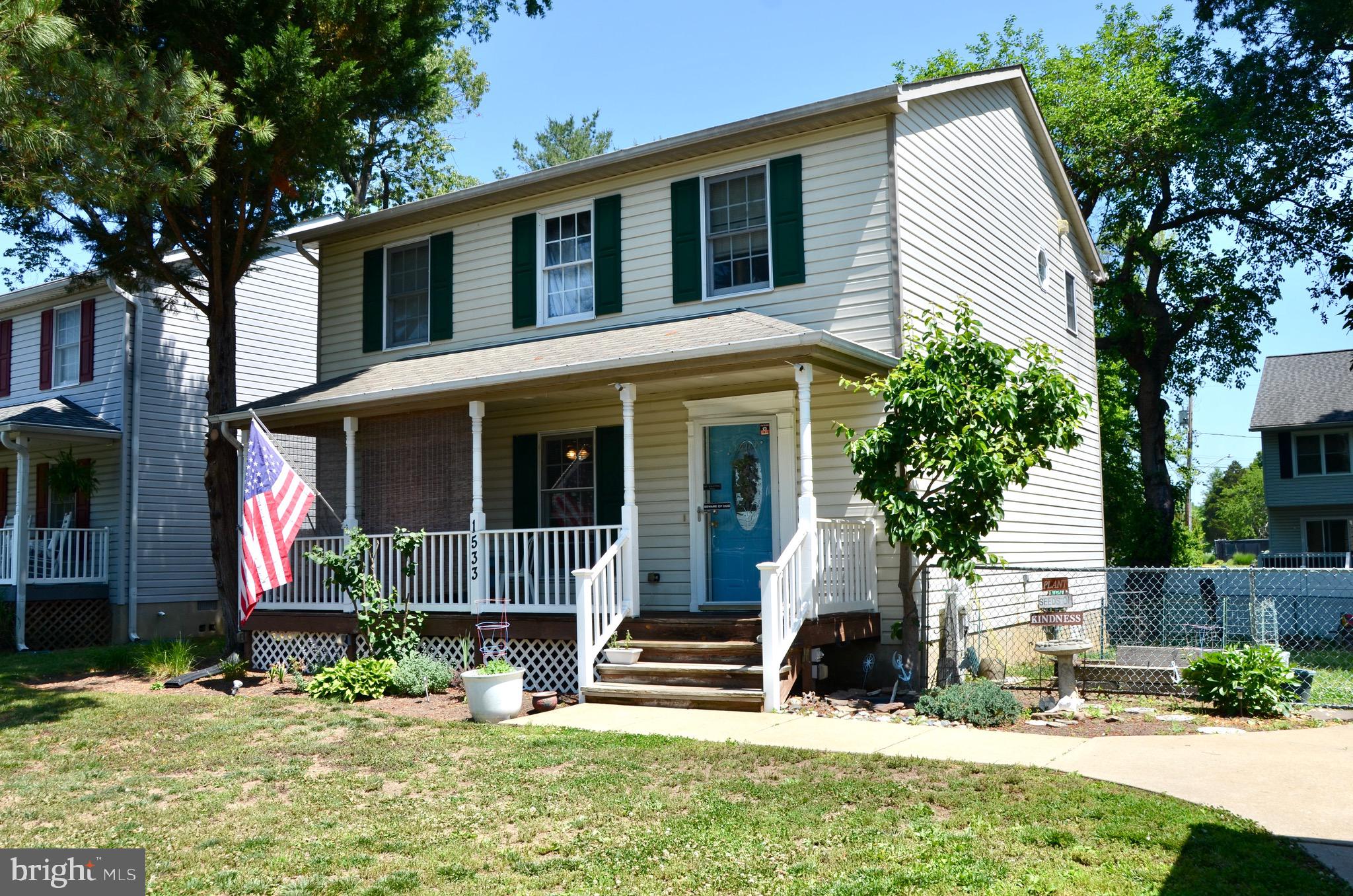 WOODLAND BEACH - Residential