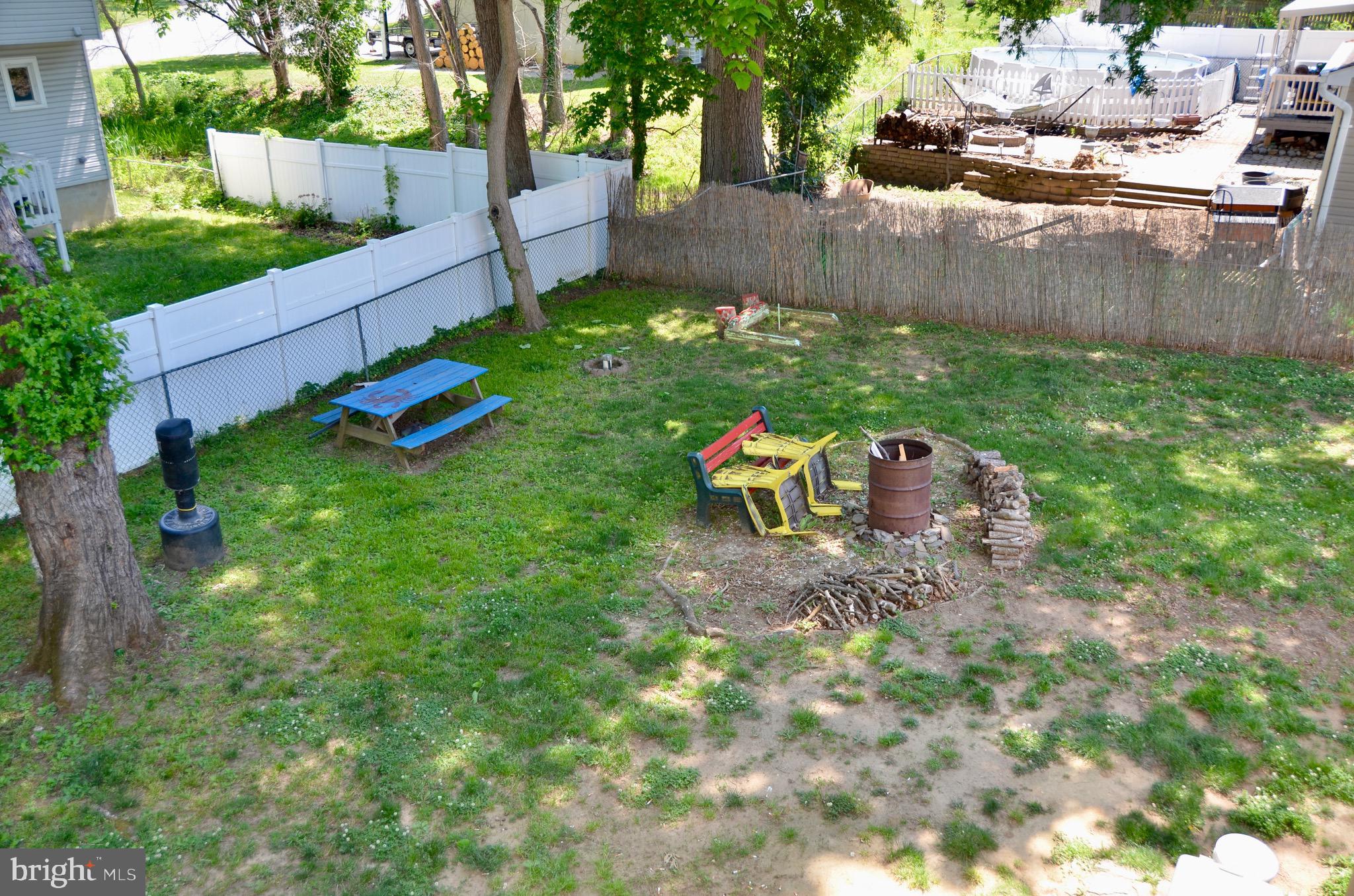 WOODLAND BEACH - Residential