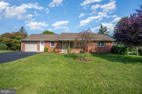Photo of 114 Snavely Mill Road, Lititz, PA 17543 (MLS # PALA2041524)