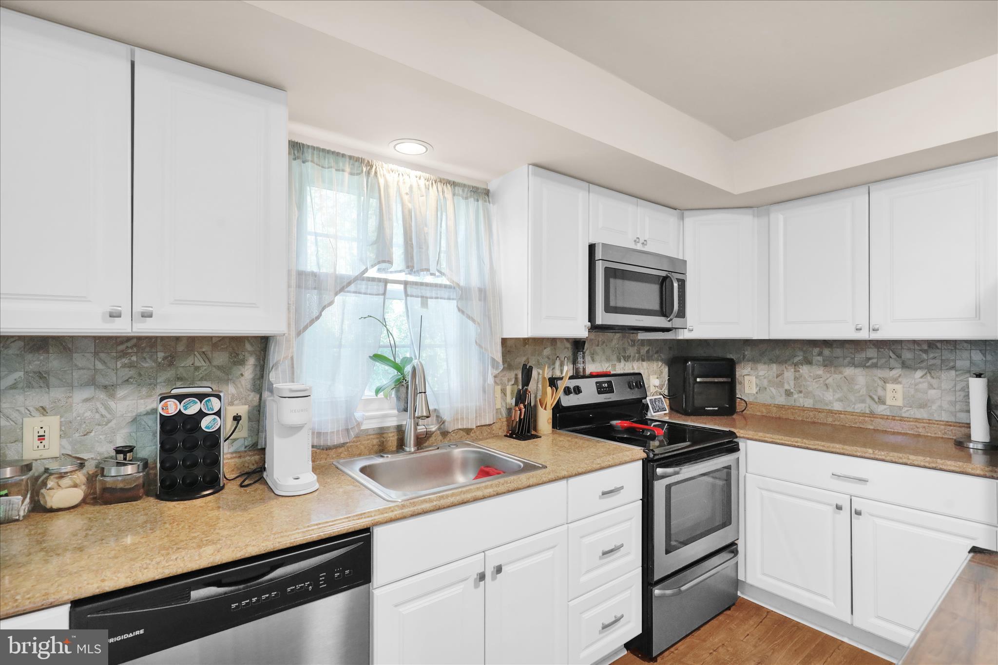 CLOVER CROSSING - Residential