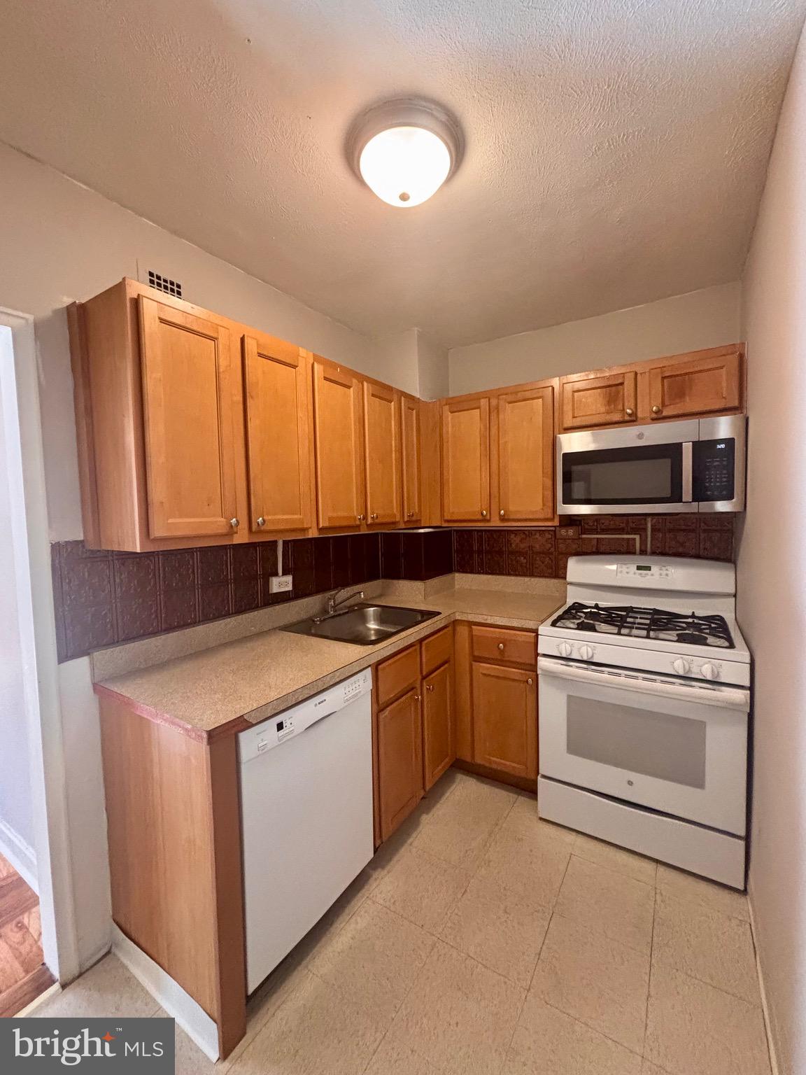 WILDMAN ARMS - Residential