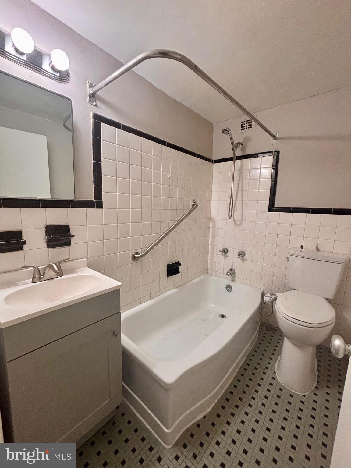 WILDMAN ARMS - Residential