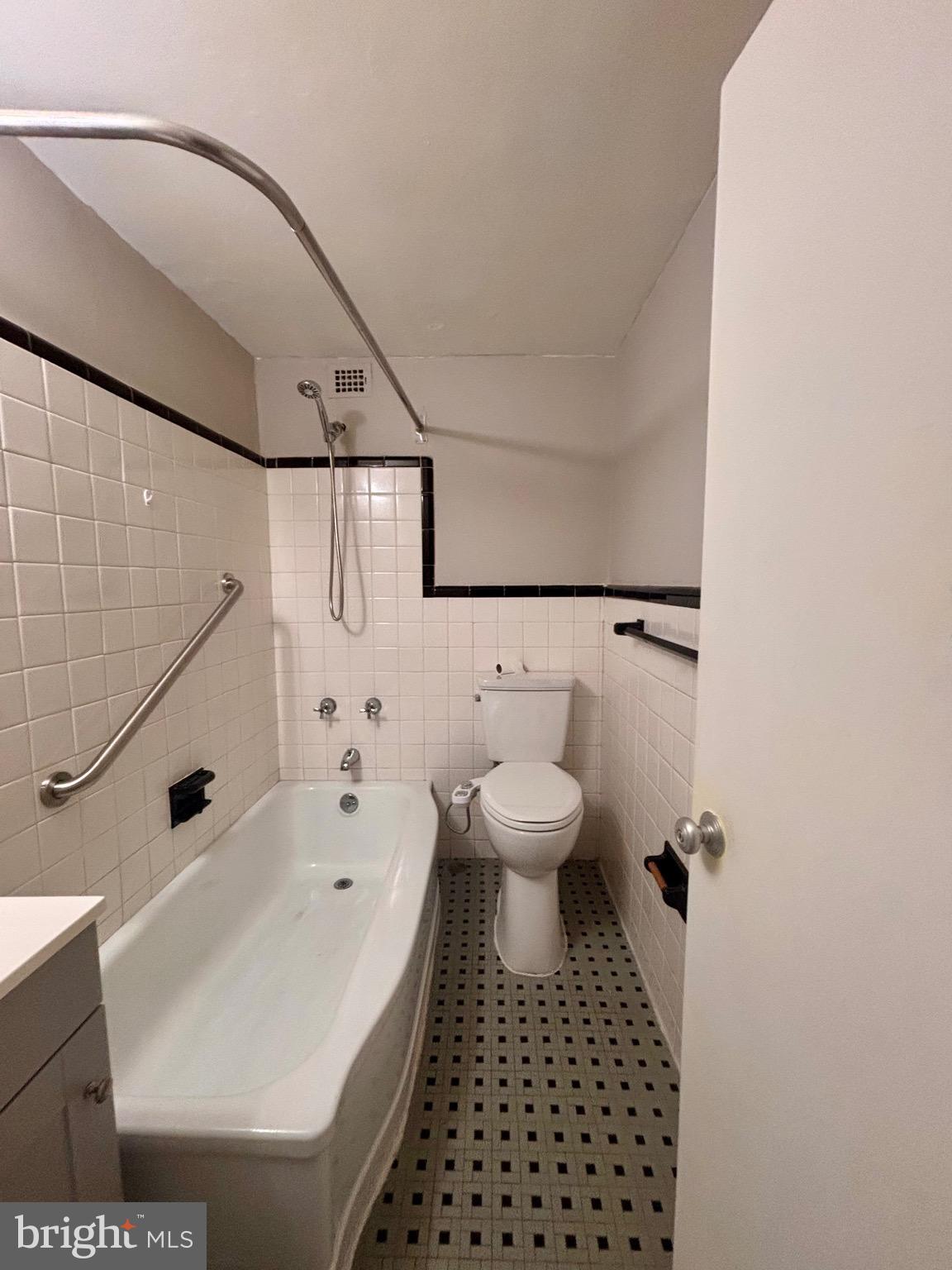 WILDMAN ARMS - Residential