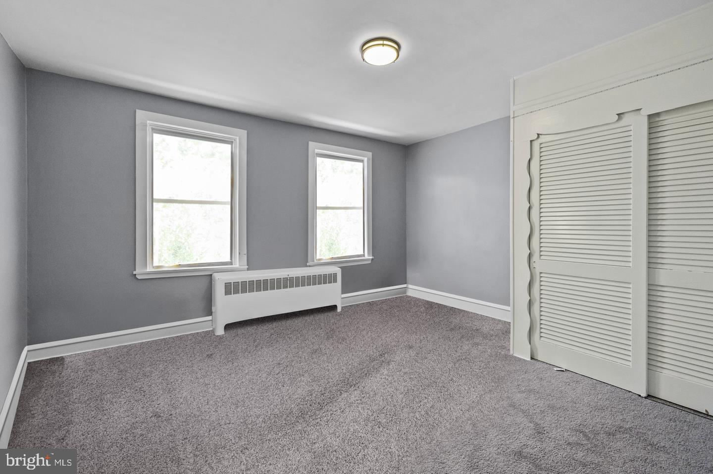 2211 N LOCUST STREET