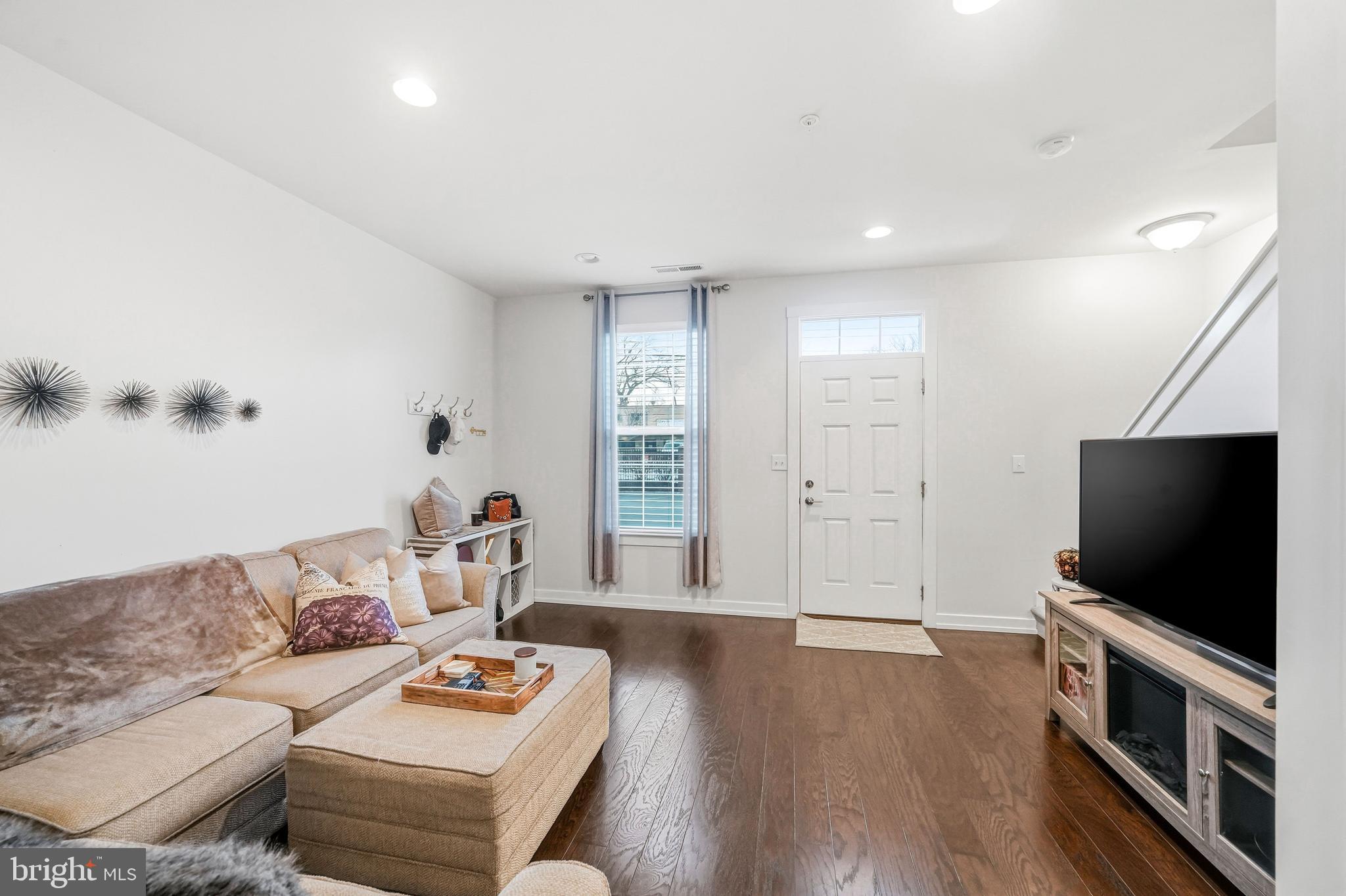 WATERSIDE - Residential