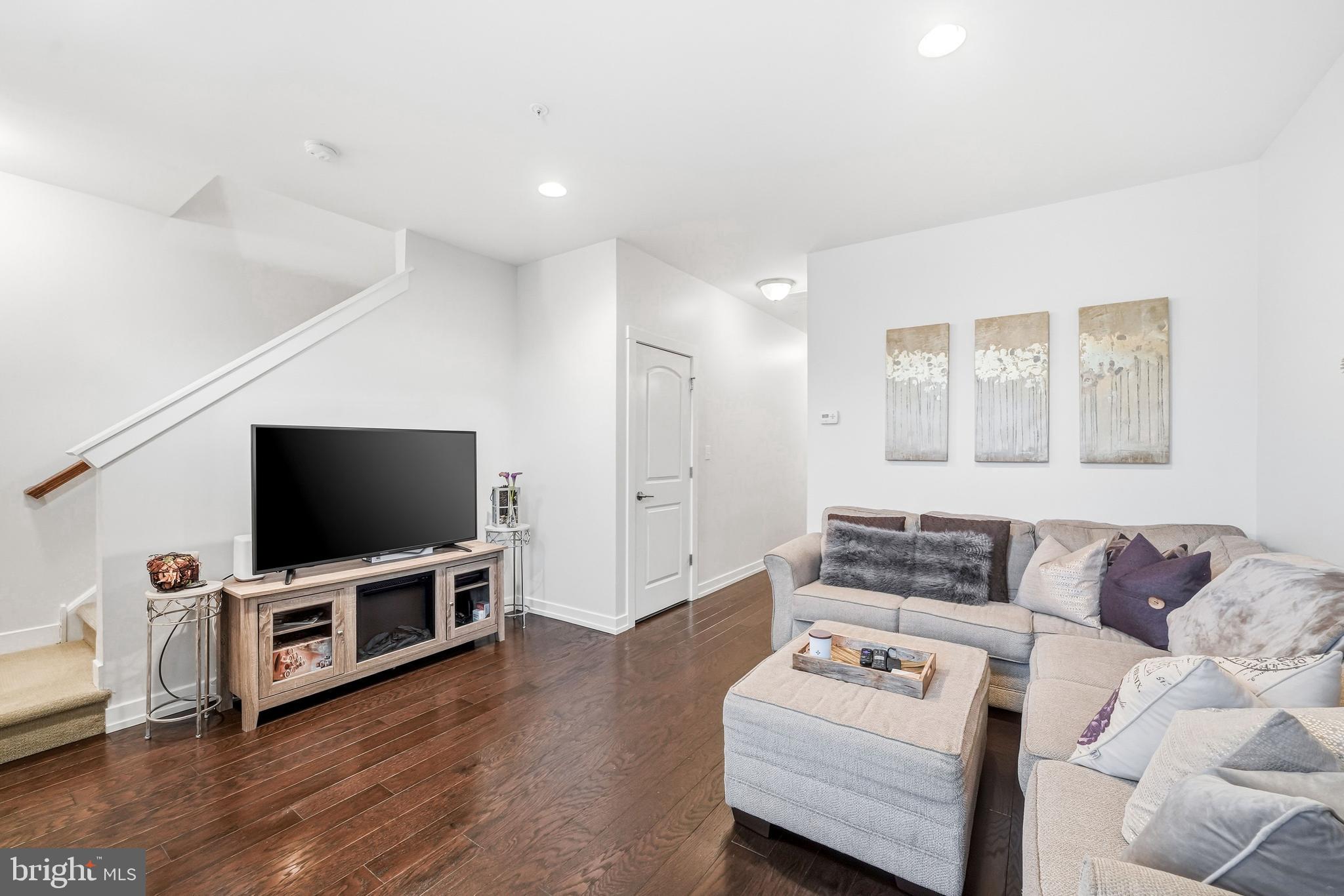 WATERSIDE - Residential