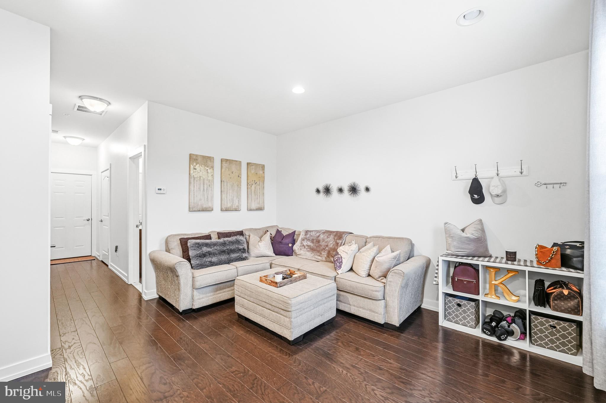 WATERSIDE - Residential