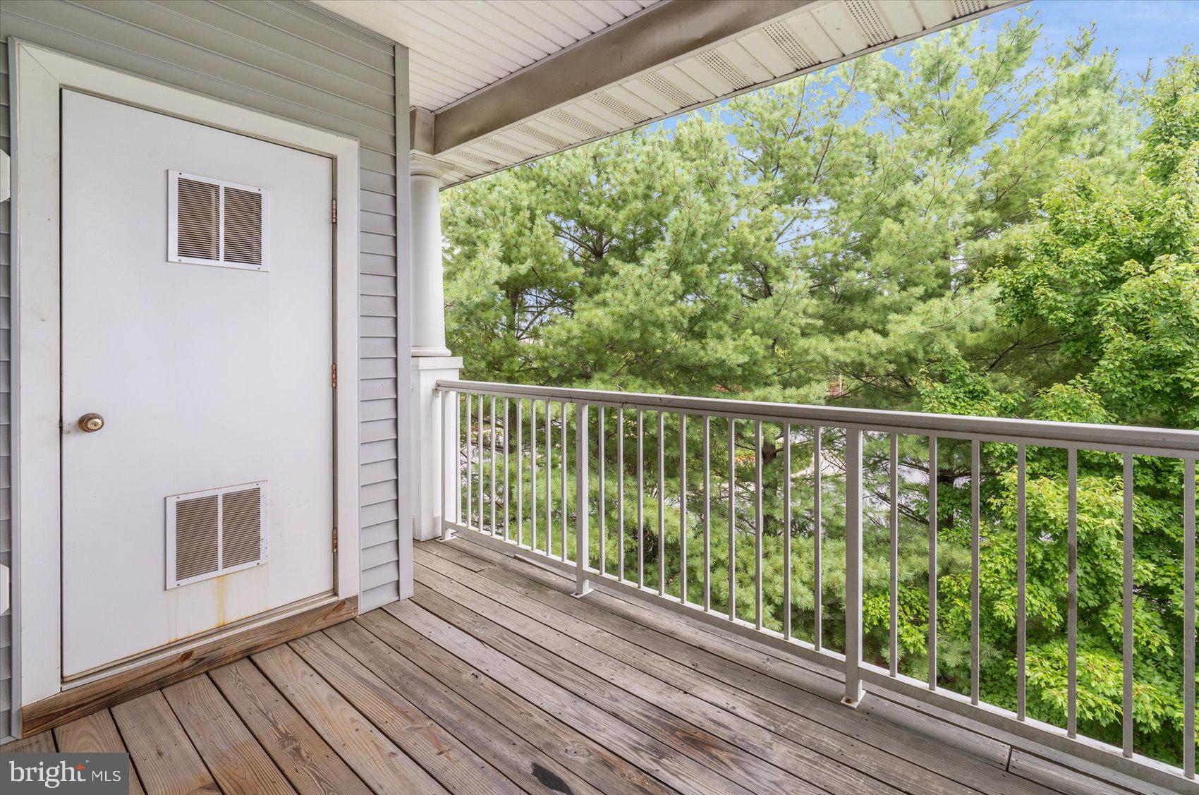 HOLLINGTON AT THE POINTE - Residential