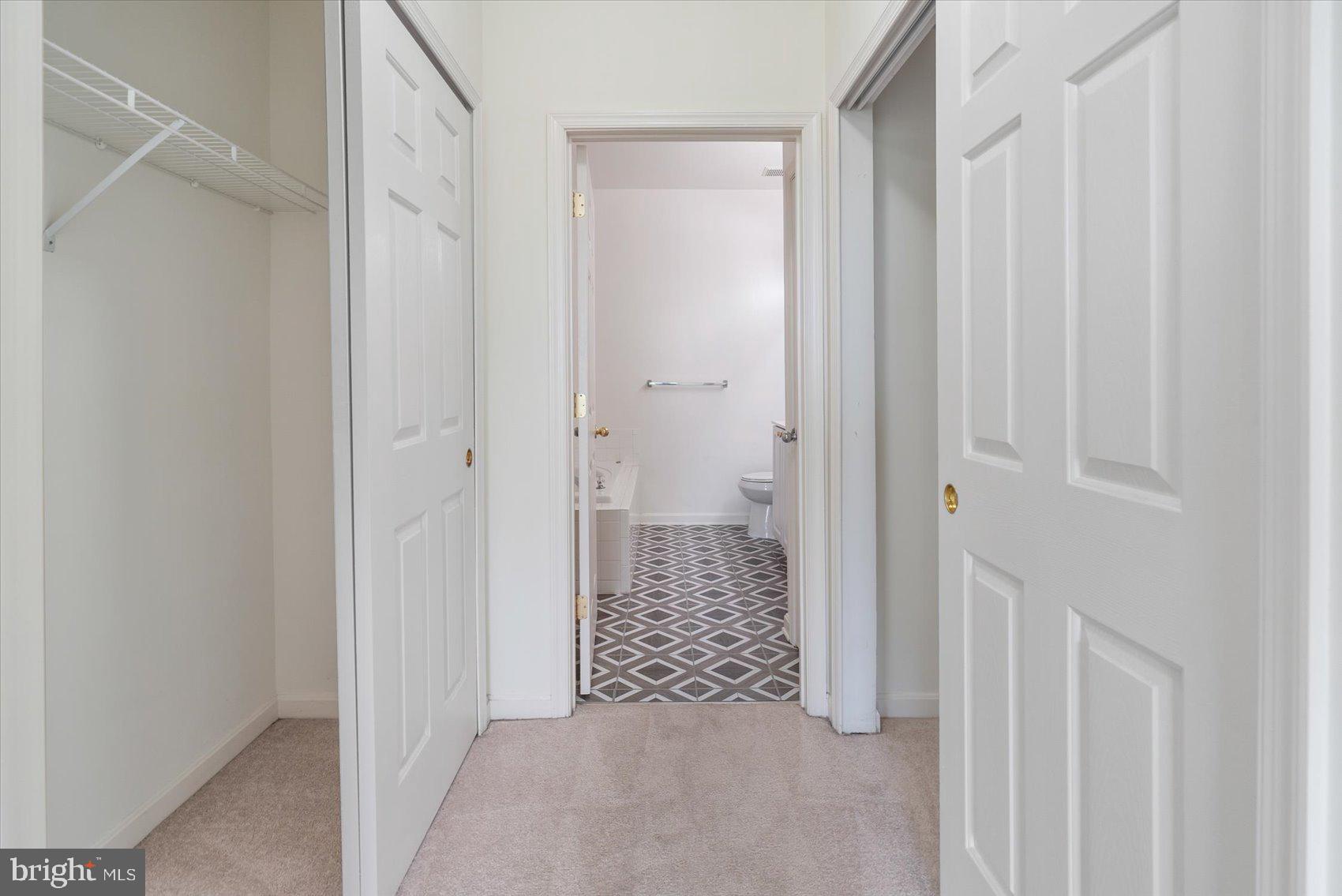 HOLLINGTON AT THE POINTE - Residential