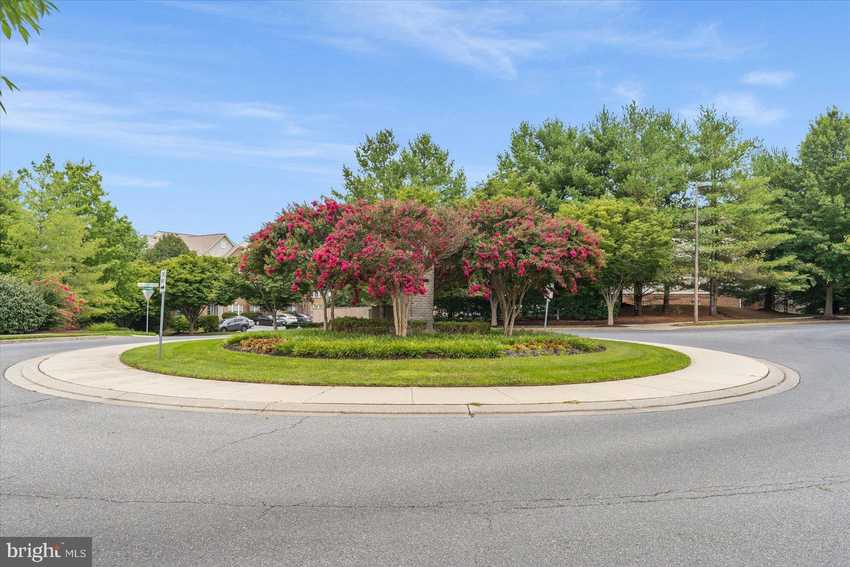 HOLLINGTON AT THE POINTE - Residential