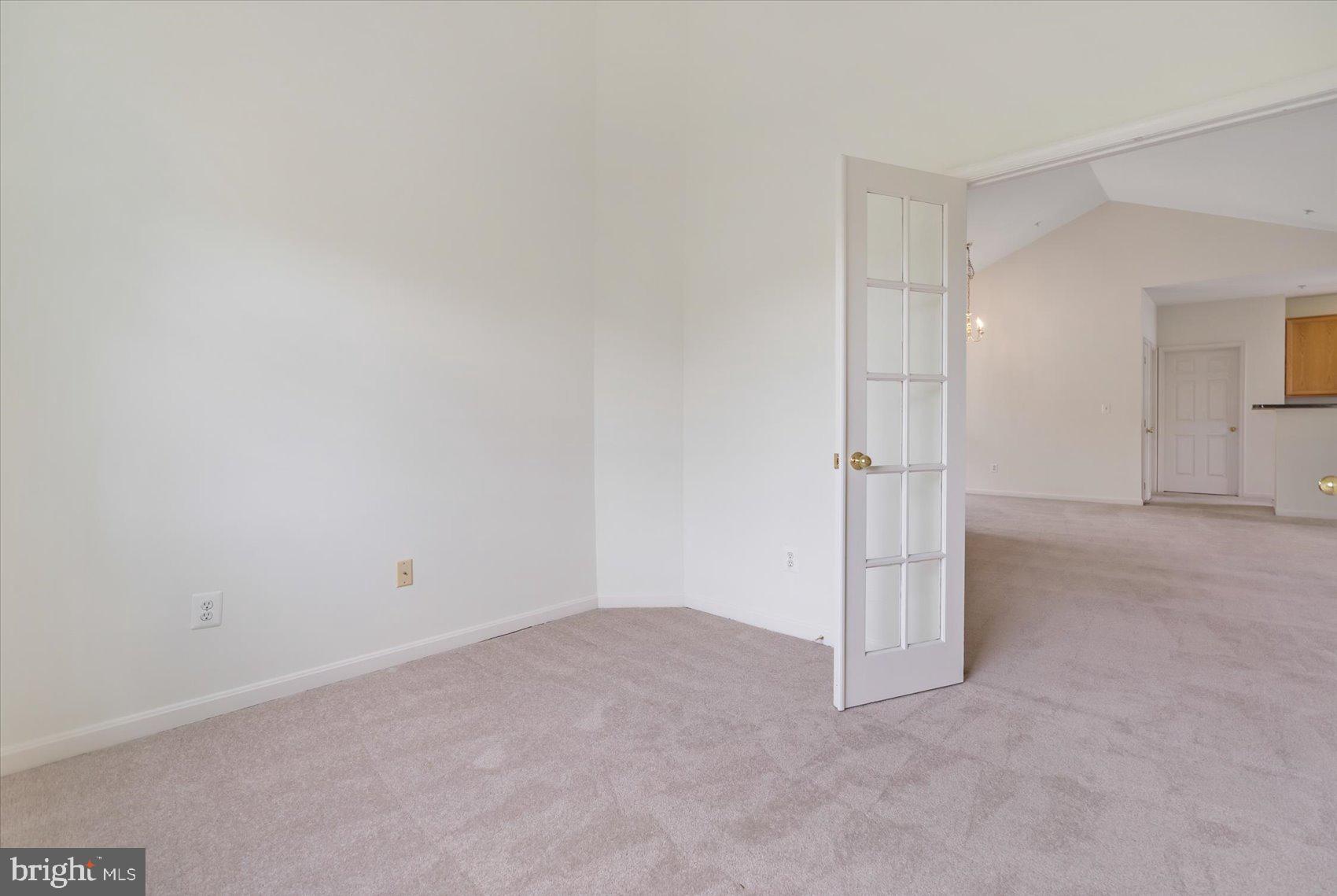 HOLLINGTON AT THE POINTE - Residential