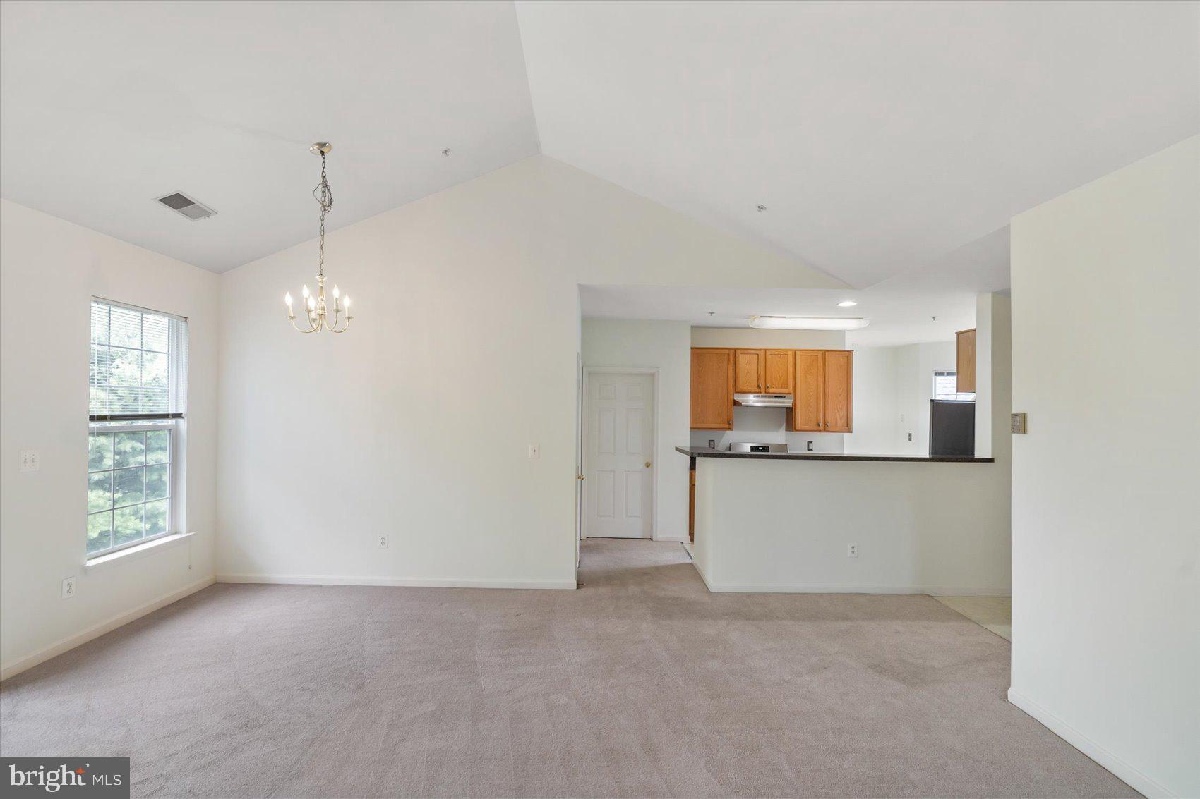 HOLLINGTON AT THE POINTE - Residential