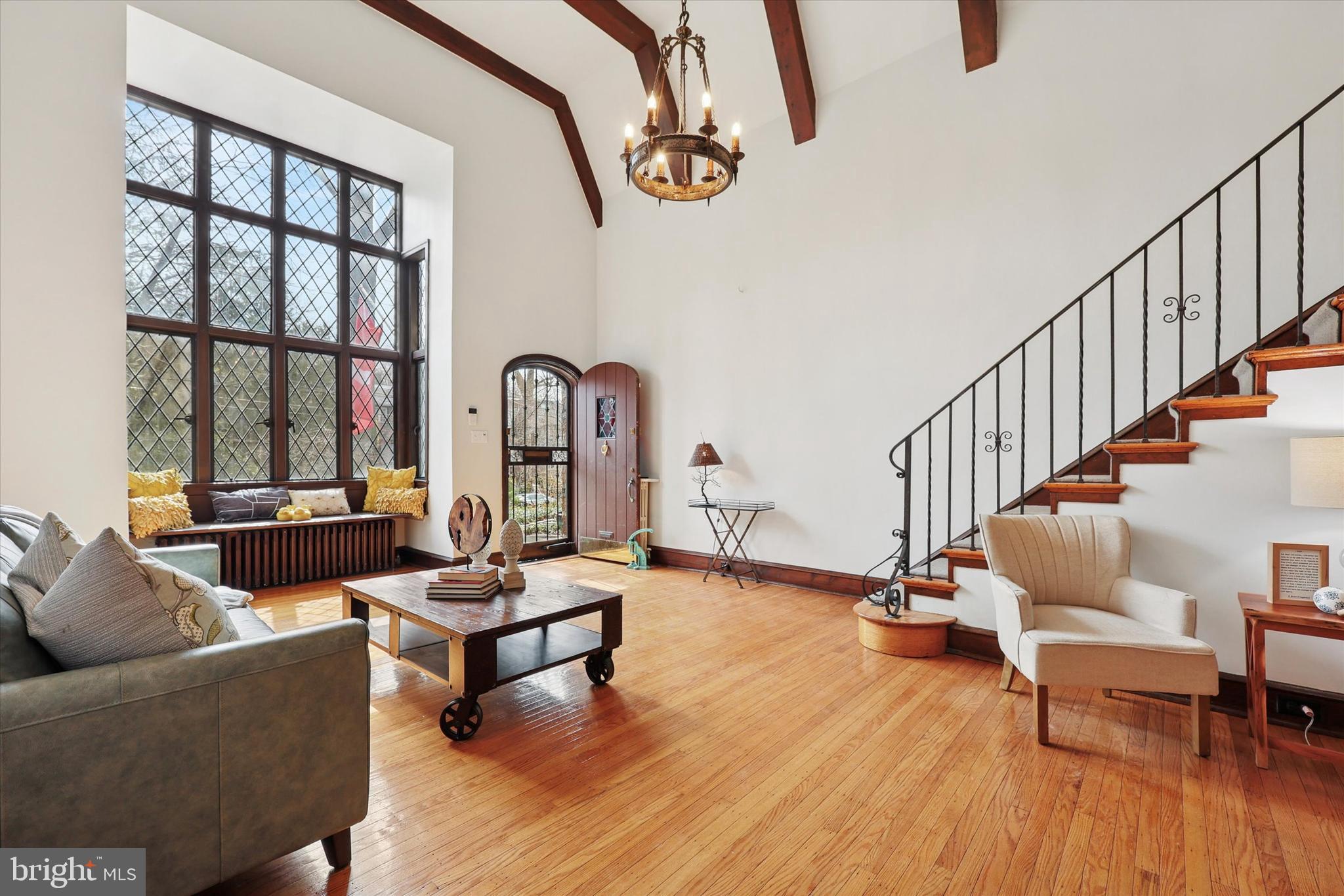 EAST FALLS - Residential