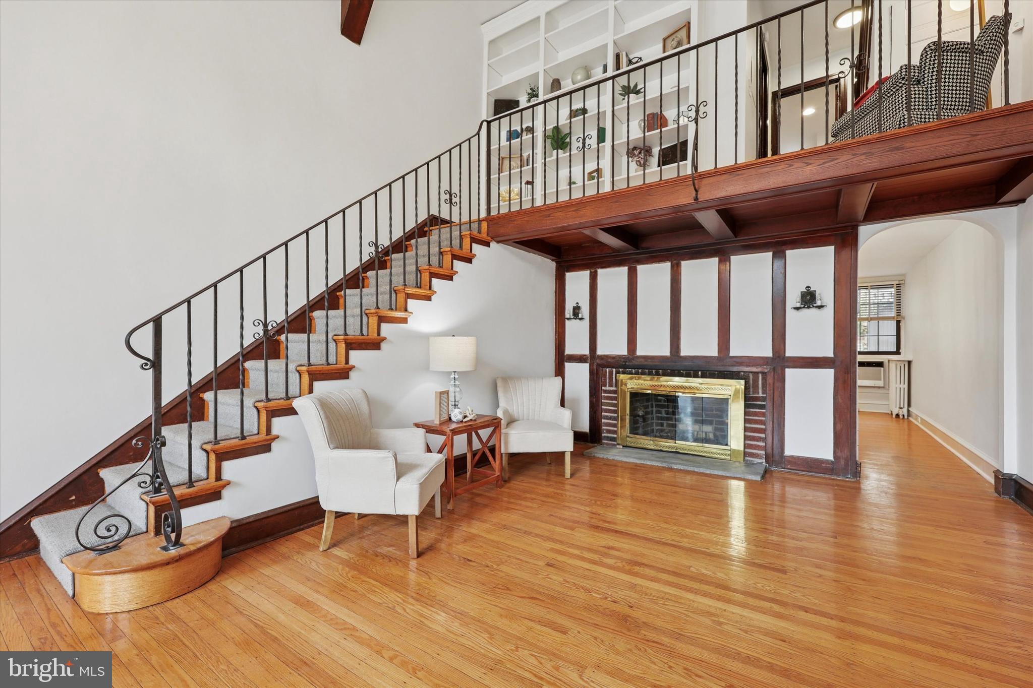 EAST FALLS - Residential