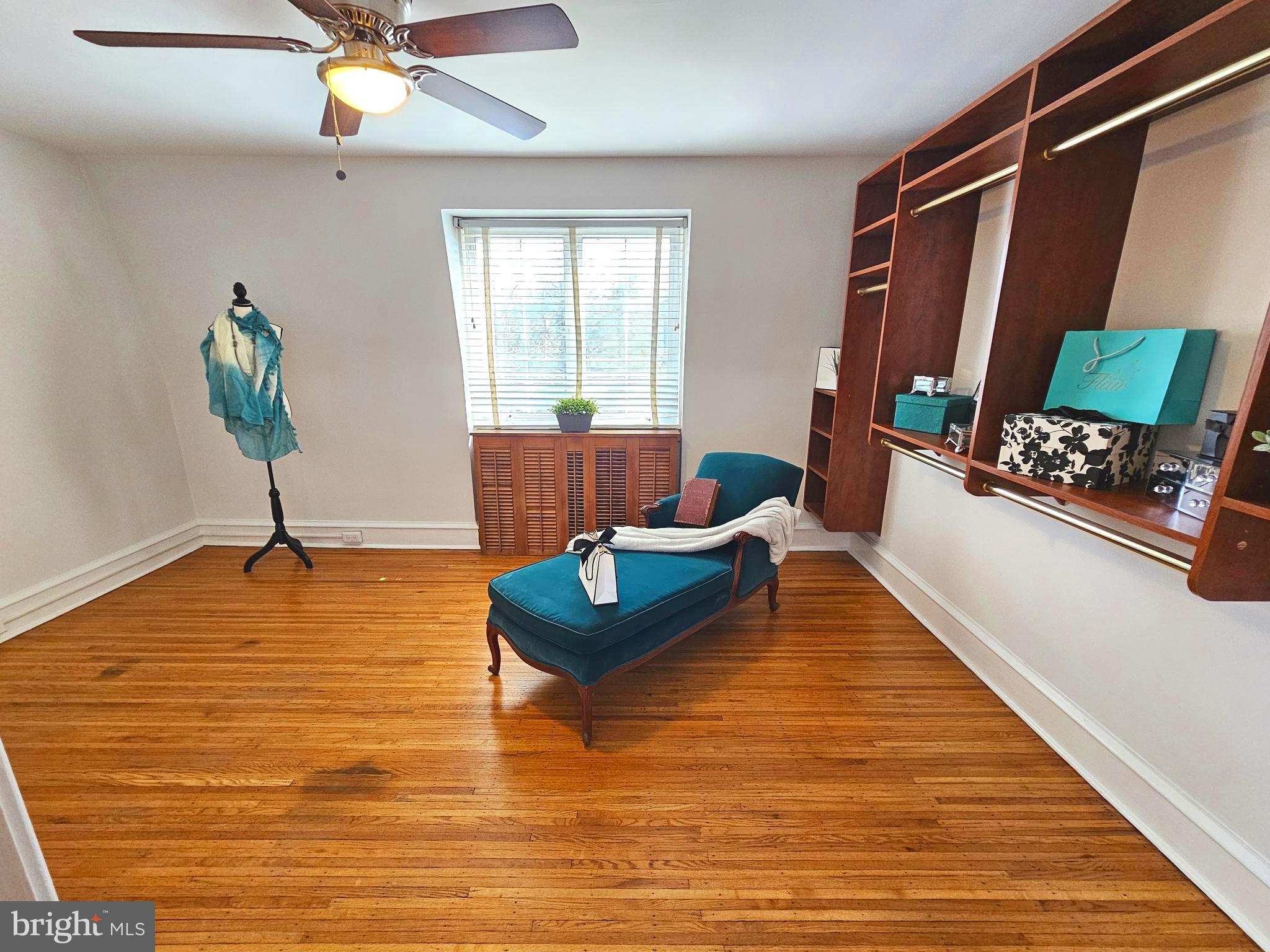 EAST FALLS - Residential