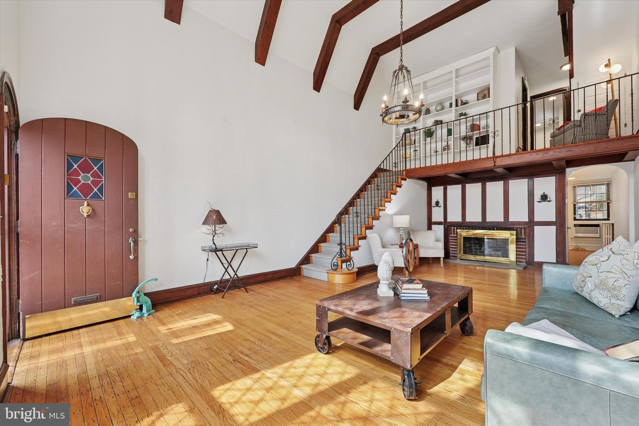 EAST FALLS - Residential