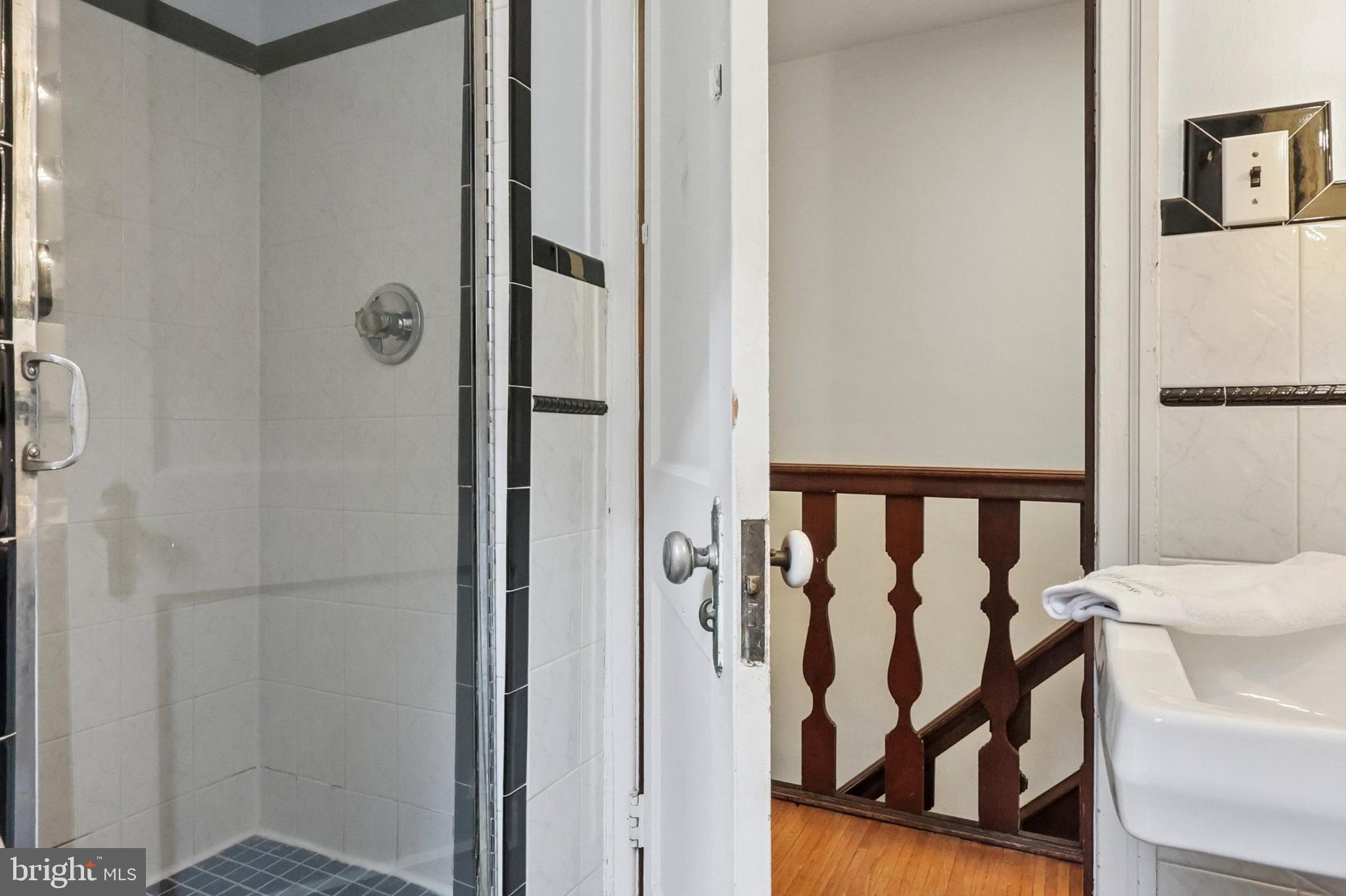 EAST FALLS - Residential