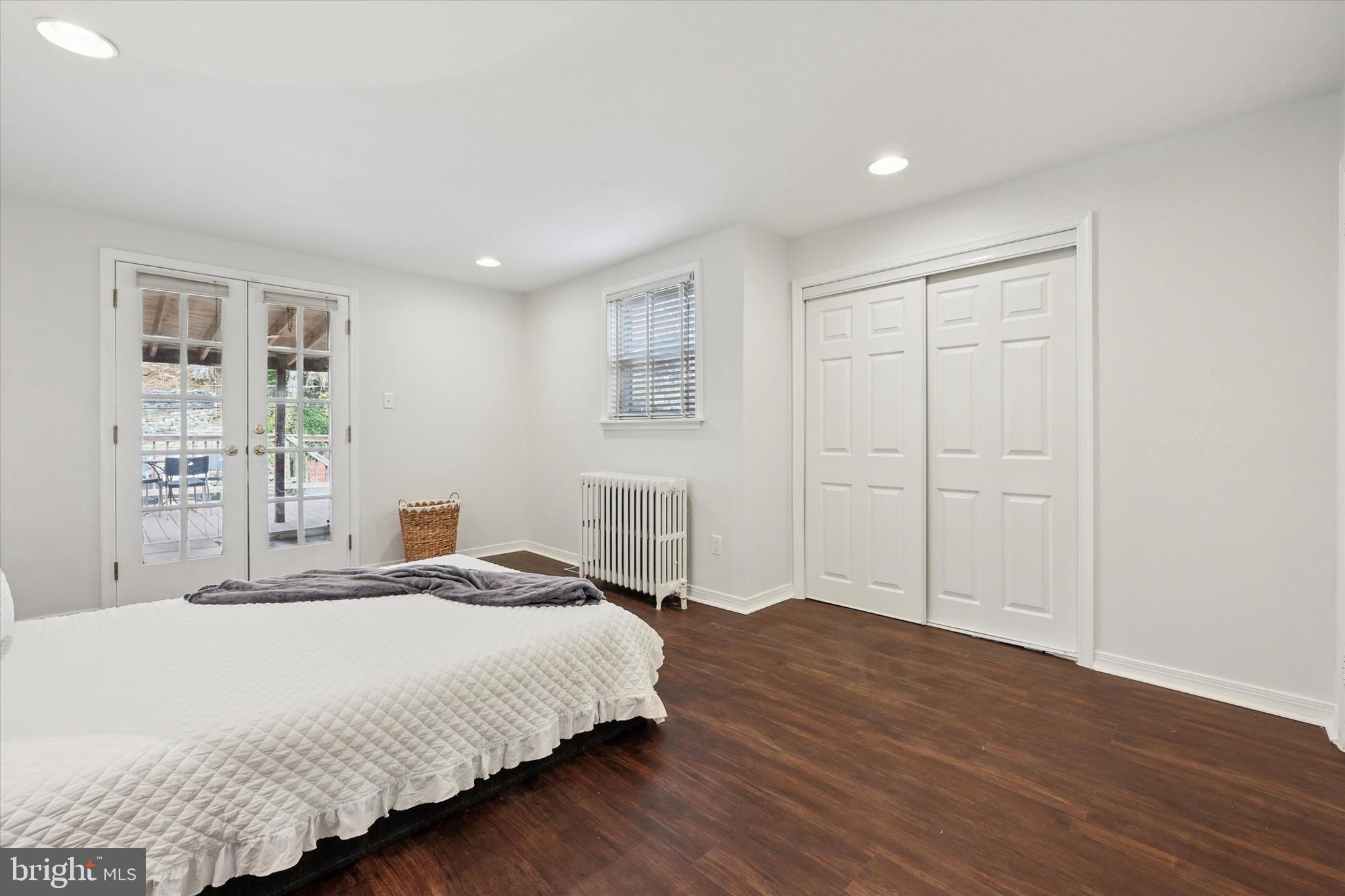 EAST FALLS - Residential