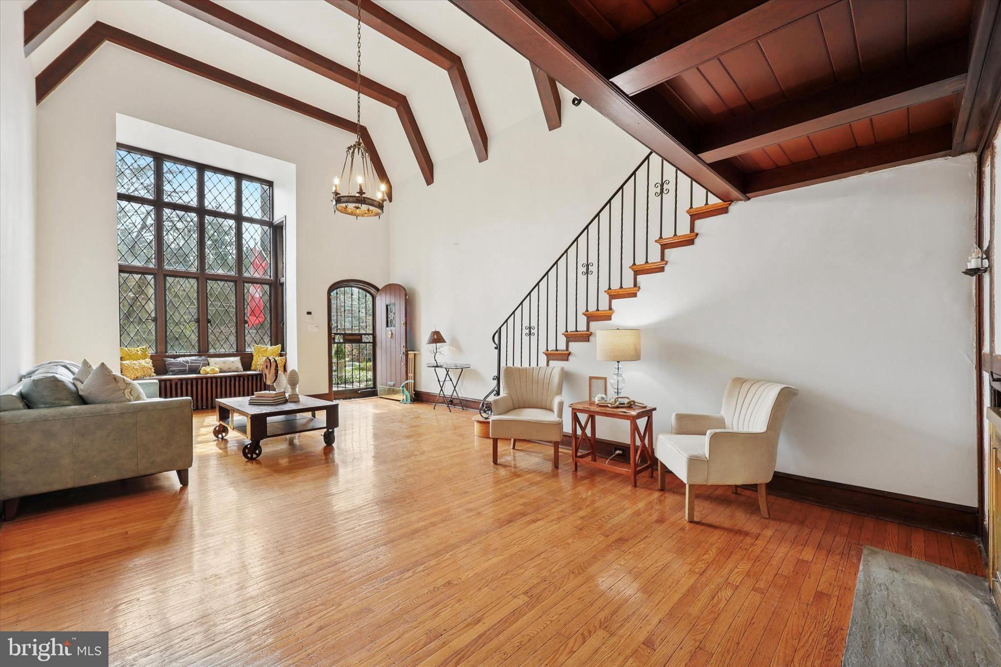 EAST FALLS - Residential